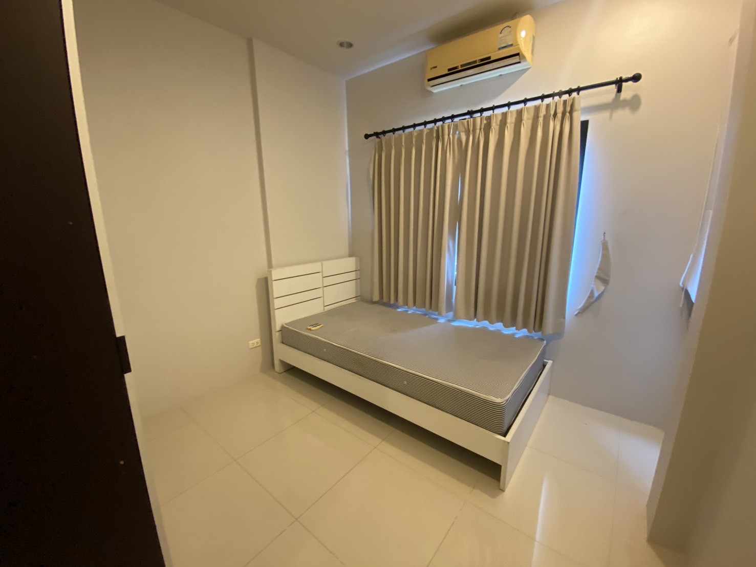 For Rent : Town home near Super Cheap Market, 3 Bedroom 3 Bathroom