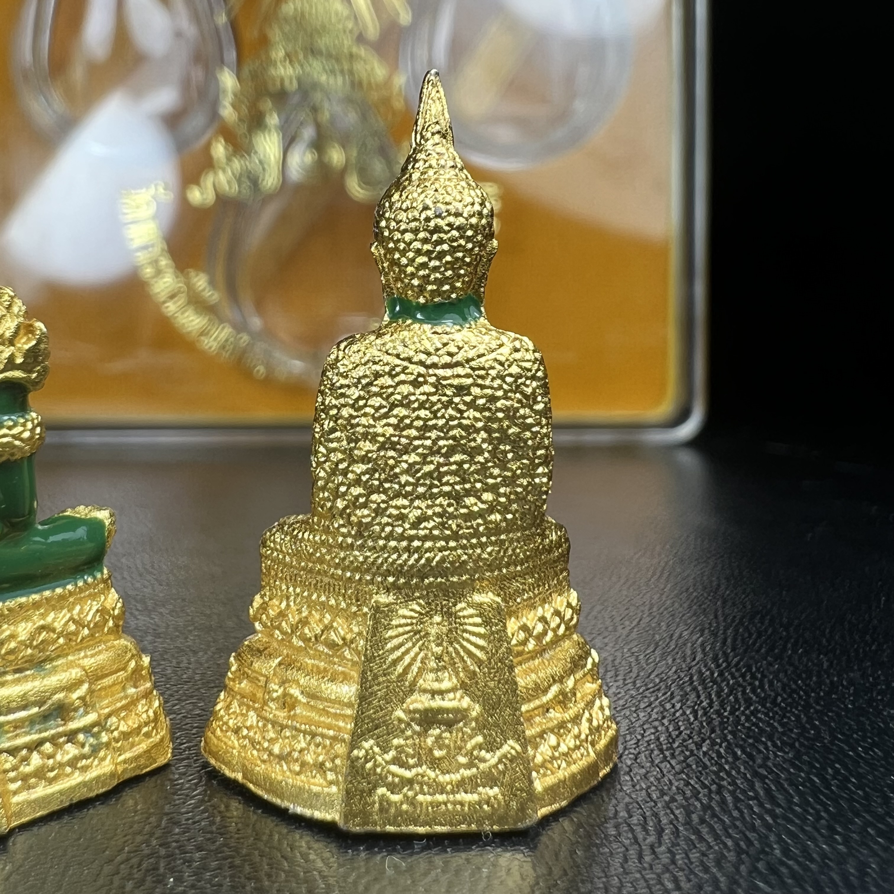พระพุทธมหามณีรัตนปฏิมากร(พระแก้วมรกต) วัดพระศรีรัตนศาสดาราม สำนักพระราชวัง จัดสร้าง ชุด3 ฤดู ร้อน ฝน หนาว(บรรจุมวลสารใต้ฐาน)