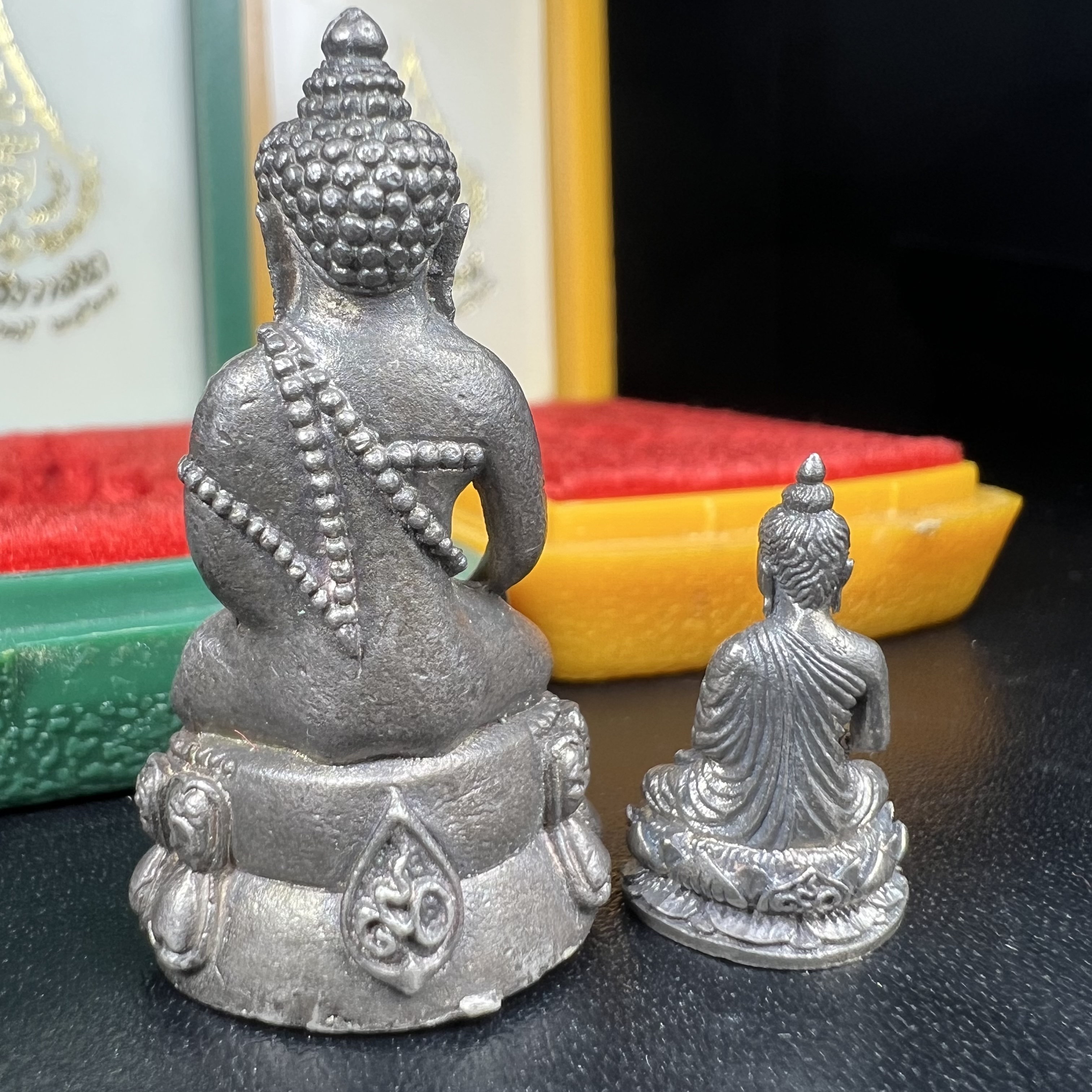 พระกริ่ง-พระชัยวัฒยน์วาสนาสมเด็จพระสังฆราช(วาสน์)วัดราชบพิธฯปี2531 เนื้อเงิน สร้างเป็นที่ระลึกในคราวที่สมเด็จพระอริยวงศาคตญาณ สมเด็จพระสังฆราช(วาสน์ วาสโน)มีพระชนมายุครบ90พรรษา(ในหลวง ร.9 เสด็จในพิธี)งานแกะแม่พิมพ์โดย นายช่างเกษม มงคลเจริญ)หายาก