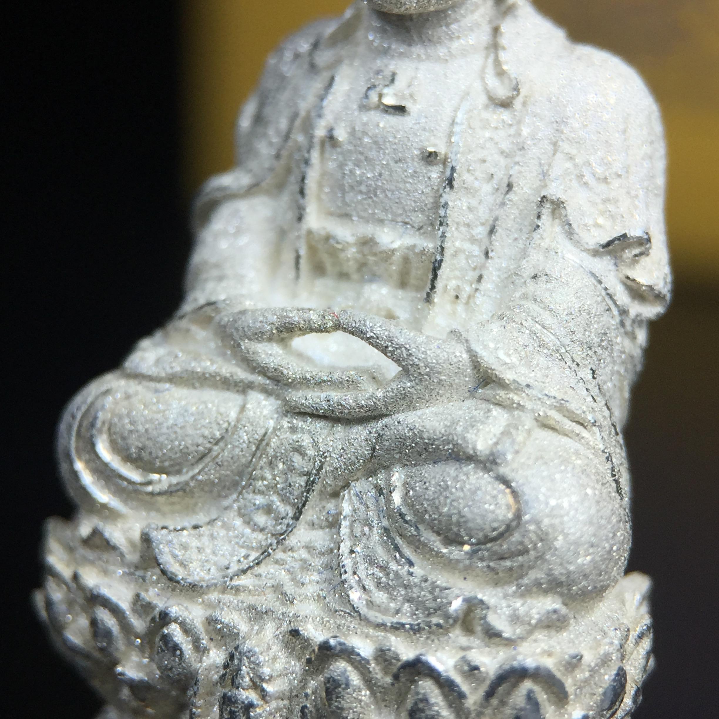 พระกริ่งจีน "ต้าเยิ่นถะ" รุ่น กาญจนาภิเษก ครองราชย์ 50 ปี วัดบวรนิเวศวิหาร ปี2538 เนื้อเงินพ่นทรายขัดเงาบางส่วน 99.99% สูง 3.8 ซม. (คัดสภาพสวยเดิม พิธีใหญ่ พุทธศิลป์งดงาม)1 ใน 6001 องค์