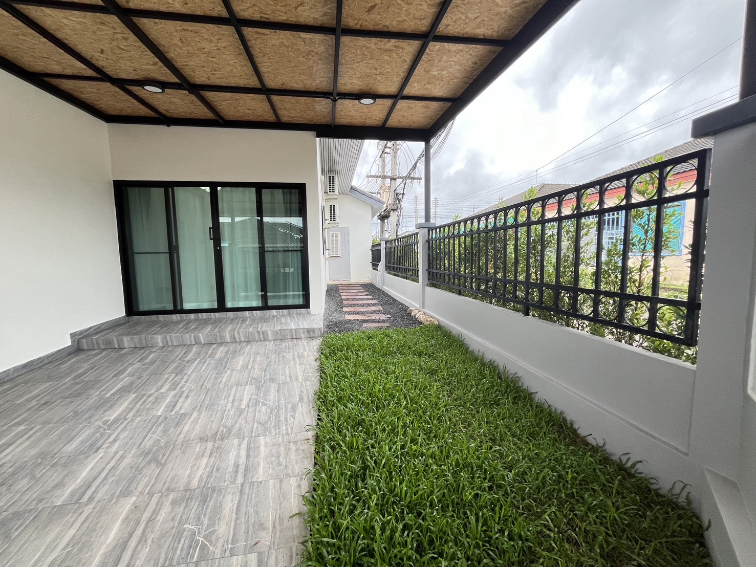 For Rent : Chalong, One-story townhome, 3 bedrooms 2 bathrooms