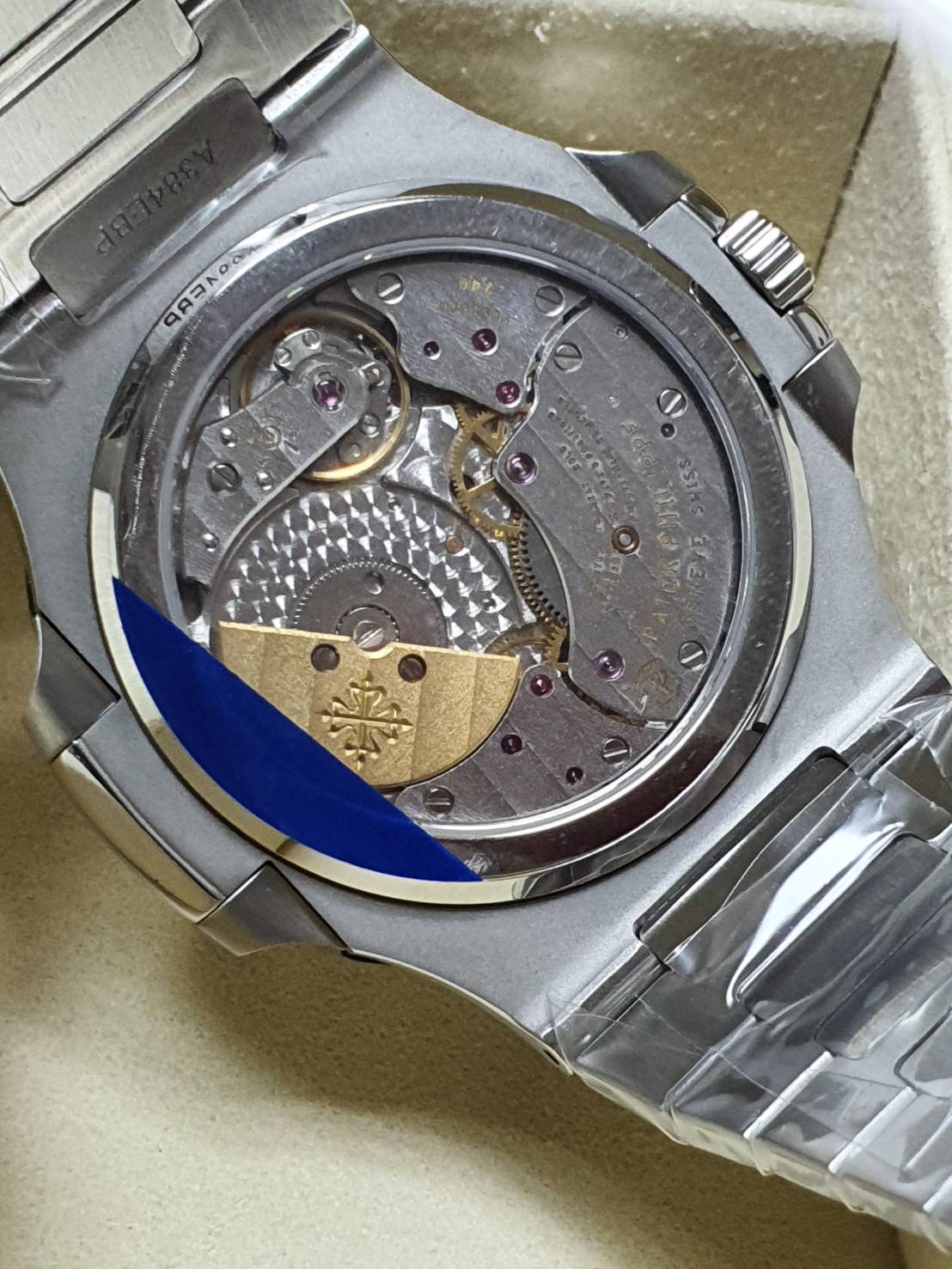 PRE-ORDER PATEK NAUTILUS 5712 กลไกโคลน (40MM.)