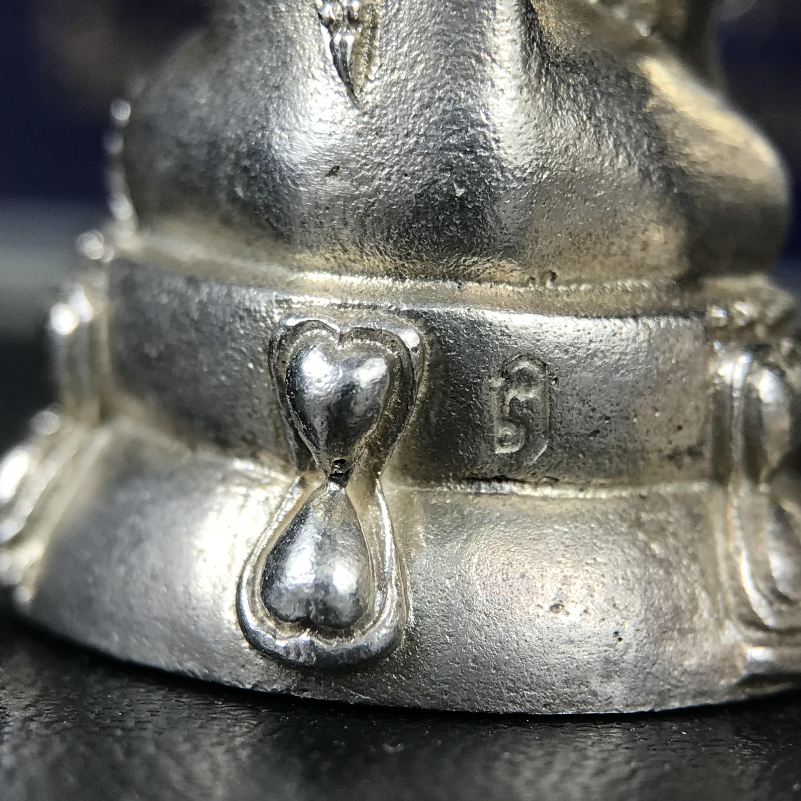 พระกริ่งนวปทุม ภปร.-พระชัยวัฒน์นวปทุม ภปร.-พระกริ่งไพรีพินาศ ภปร. รุ่นแรก วัดปทุมวนาราม ครบชุดเนื้อเงิน ปี2535(ในหลวงรัชกาลที่9เสด็จเททอง)(1ใน3000องค์)หายาก***เก็บทีเดียวครบชุดไปเลยรุ่นนี้ แนะนำ....ตอนนี้หายากแล้ว***