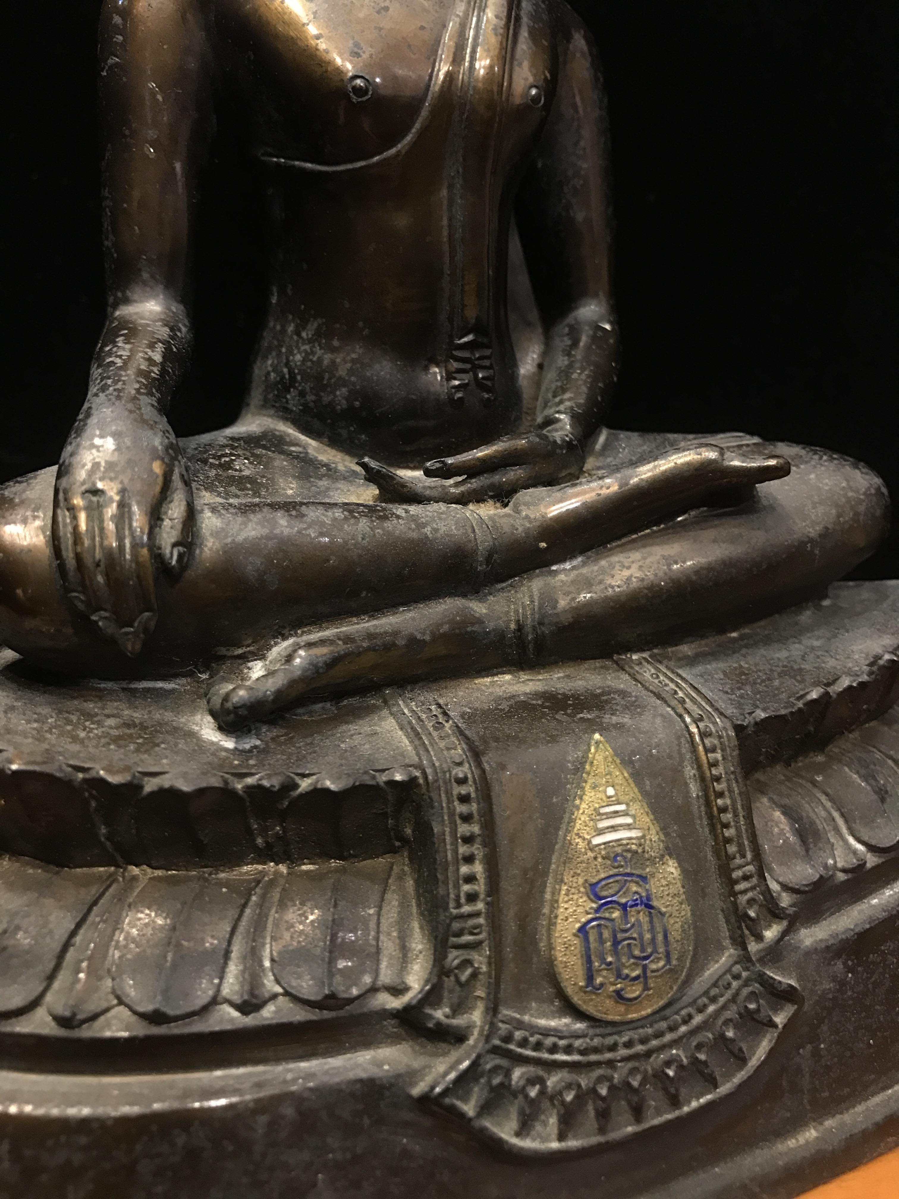 พระบูชา ตราสัญลักษณ์ ญสส. วัดบวรนิเวศราชวรวิหาร จัดสร้างโดยบริษัทเซ็นทรัล ขนาดหน้าตัก 5 นิ้ว