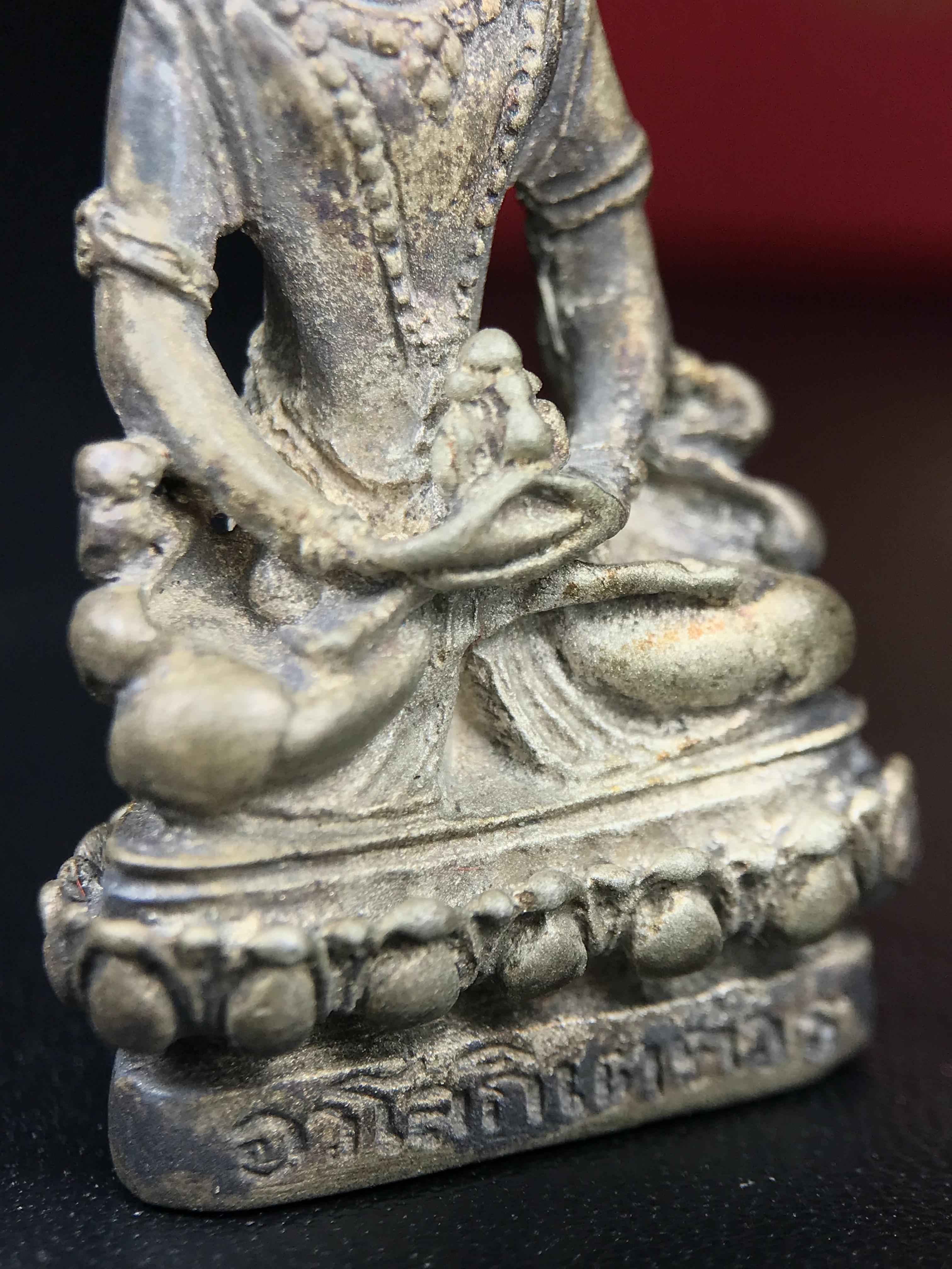 พระอวโลกิเตศวร (เจ้าแม่กวนอิม) วัดบวรนิเวศวิหาร ปี 2538 เนื้อเงินพ่นทราย อุดผงจิตรลดา เกศาสมเด็จพระสังฆราช วัดบวรนิเวศวิหาร(พบเจอน้อยหายาก)