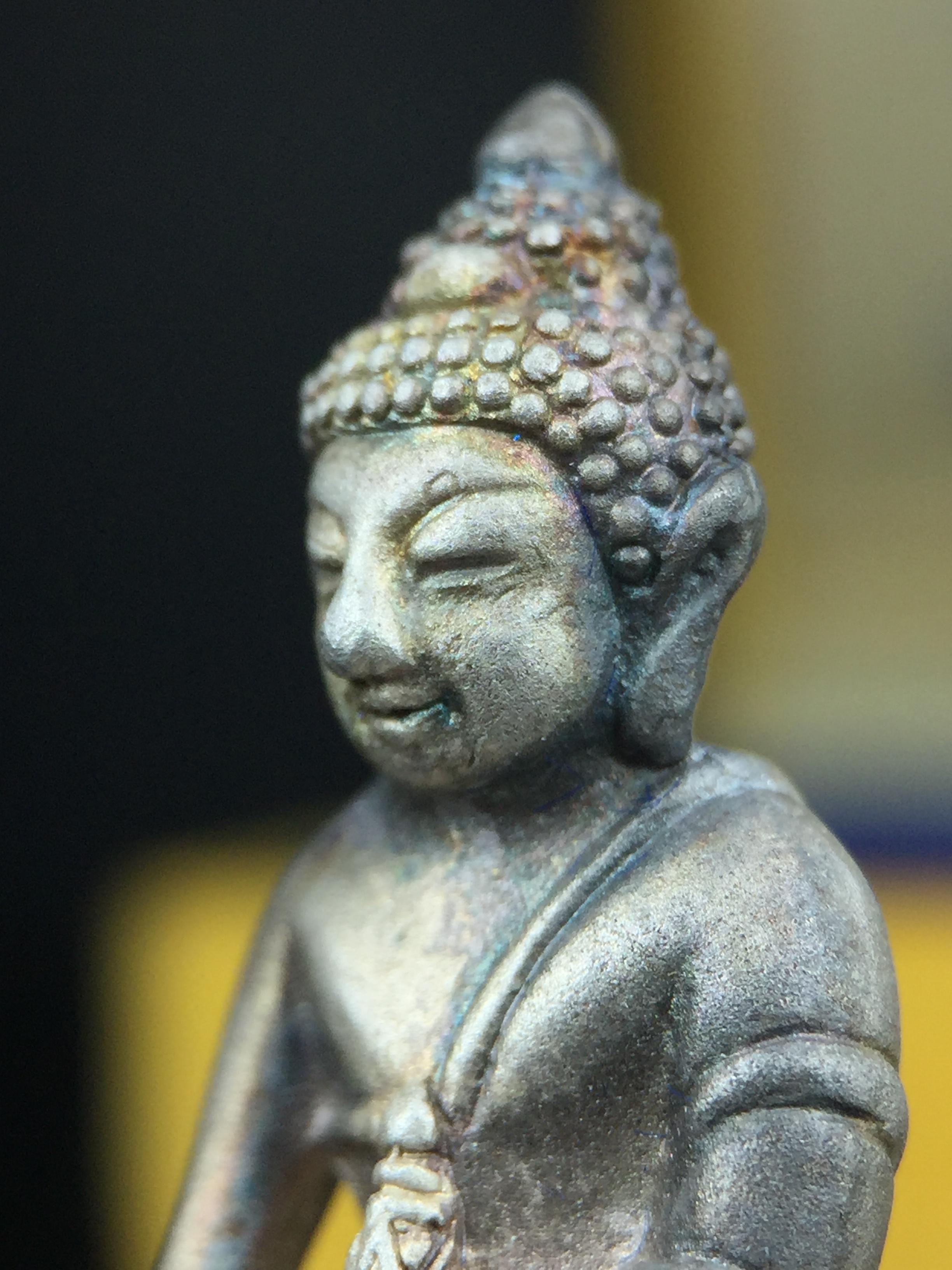 พระกริ่งสมเด็จญาณ วัดบวรนิเวศวิหาร เนื้อเงินบริสุทธิ์ 92.5% ตรากาญจนาภิเษกทองคำ(เนื้อทองคำแท้) พระราชทานแจกเมื่อ 3 ตุลาคม 2538 จัดสร้างในวโรกาส สมเด็จพระญาณสังวร สมเด็จพระสังฆราช ฉลองพระชนมายุครบ 82 พรรษา และฉลองครองราชสมบัติครบ 50 ปี รัชกาลที่ 9(หายาก)