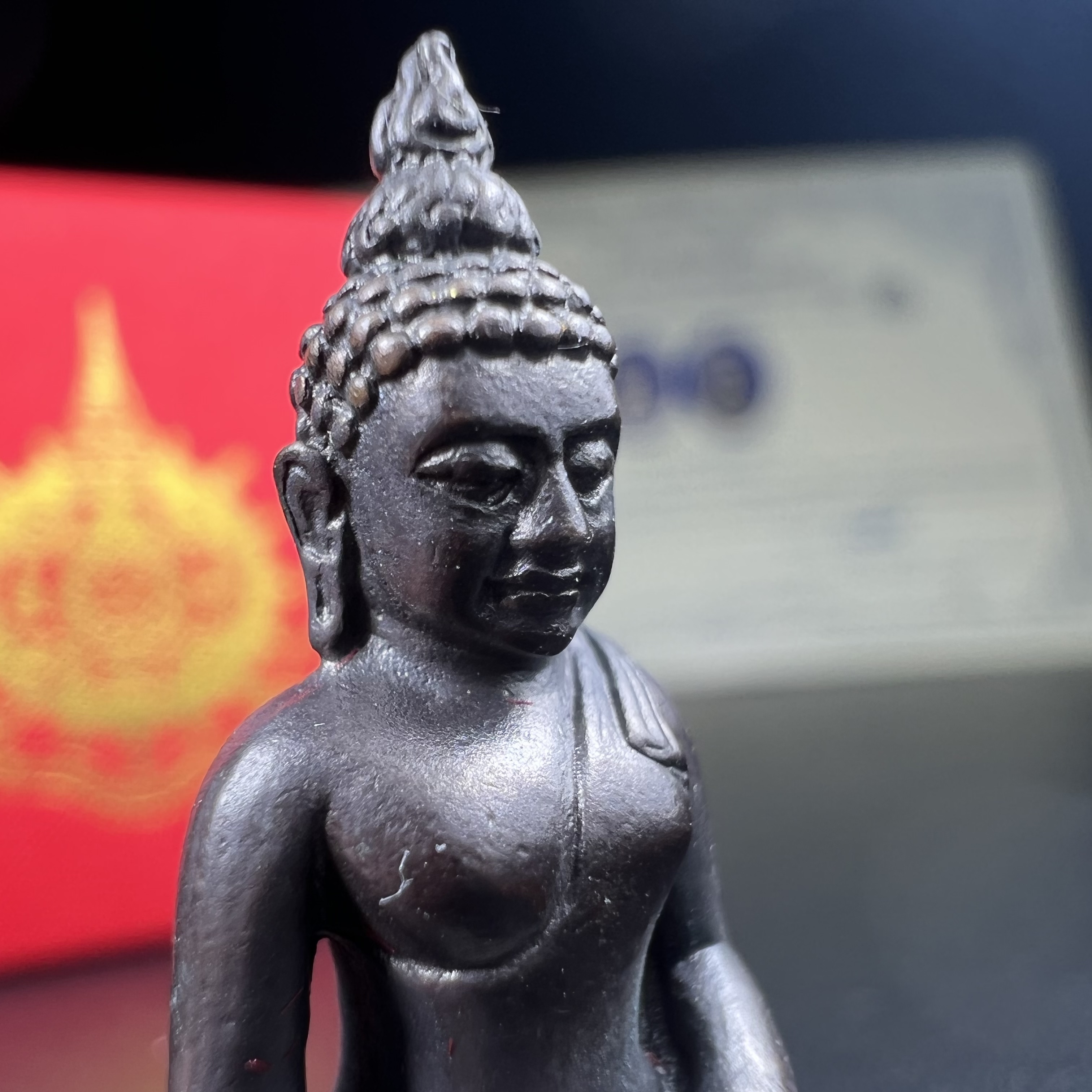 พระกริ่งไพรีพินาศ เฉลิมพระเกียรติ พระบาทสมเด็จพระเจ้าอยู่หัวรัชกาลที่9 พระชนมพรรษา 6 รอบ ปี2542 เนื้อนวโลหะผสมทองคำ(บรรจุเหล็กไหล)ดีนอก-ดีใน***องค์นี้สภาพสวยครบสมบูรณ์ มาพร้อมกล่องเดิมและใบรับรองจากผู้จัดสร้างแบบนี้หายากมาก***