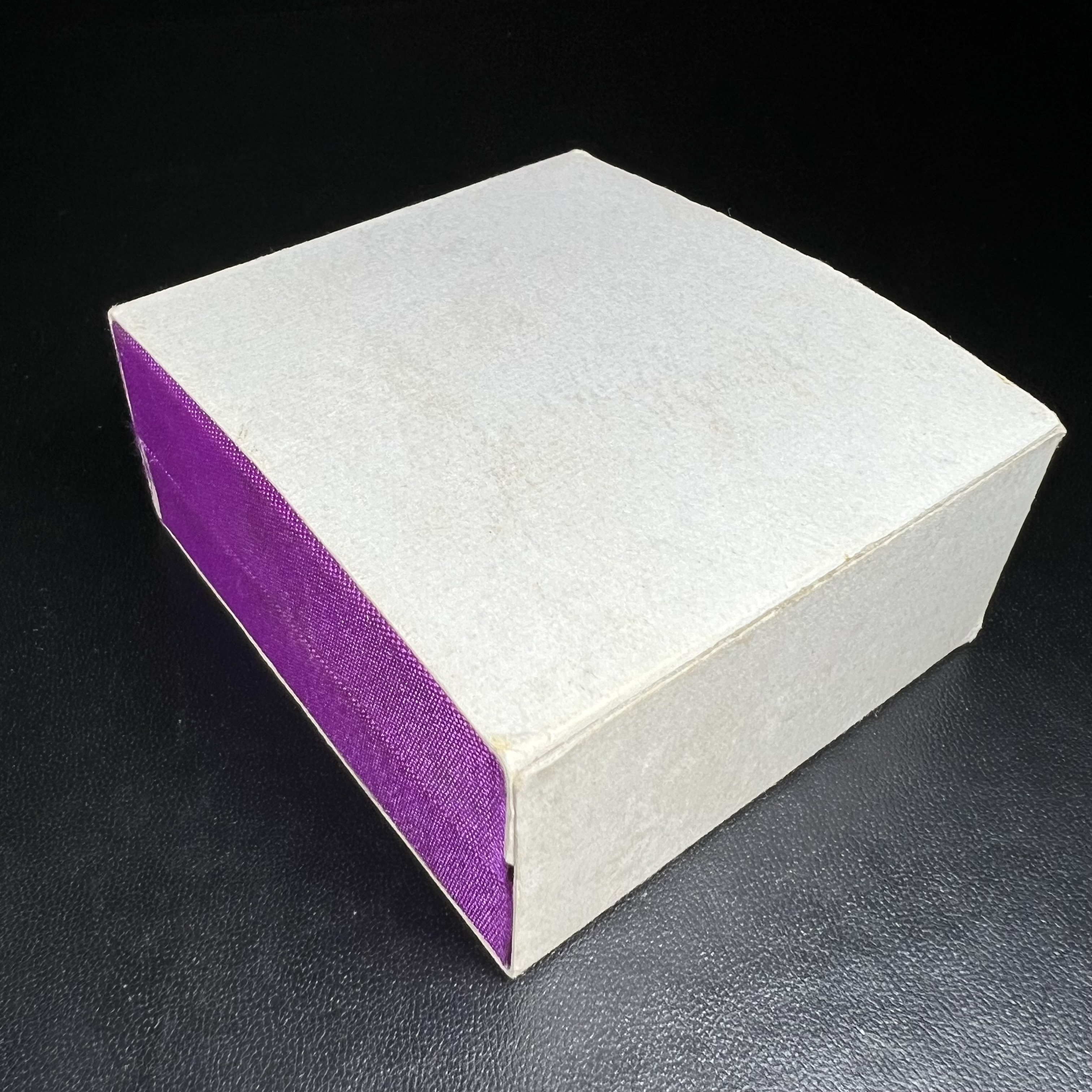 พระนาคปรก สธ. รุ่นสร้างพระอุโบสถเฉลิมพระเกียรติ 4 รอบ 84 พรรษา สมเด็จพระเทพรัตนราชสุดาฯ วัดบวรนิเวศวิหาร ปี 2543 พิมพ์ใหญ่ เนื้อเงินบริสุทธิ์ ชุบสามกษัตริย์แบบพ่นทรายขัดเงาบางส่วน(สภาพ สวย )พิธีใหญ่ พุทธศิลป์งดงาม หายาก (1 ใน 1999 องค์)