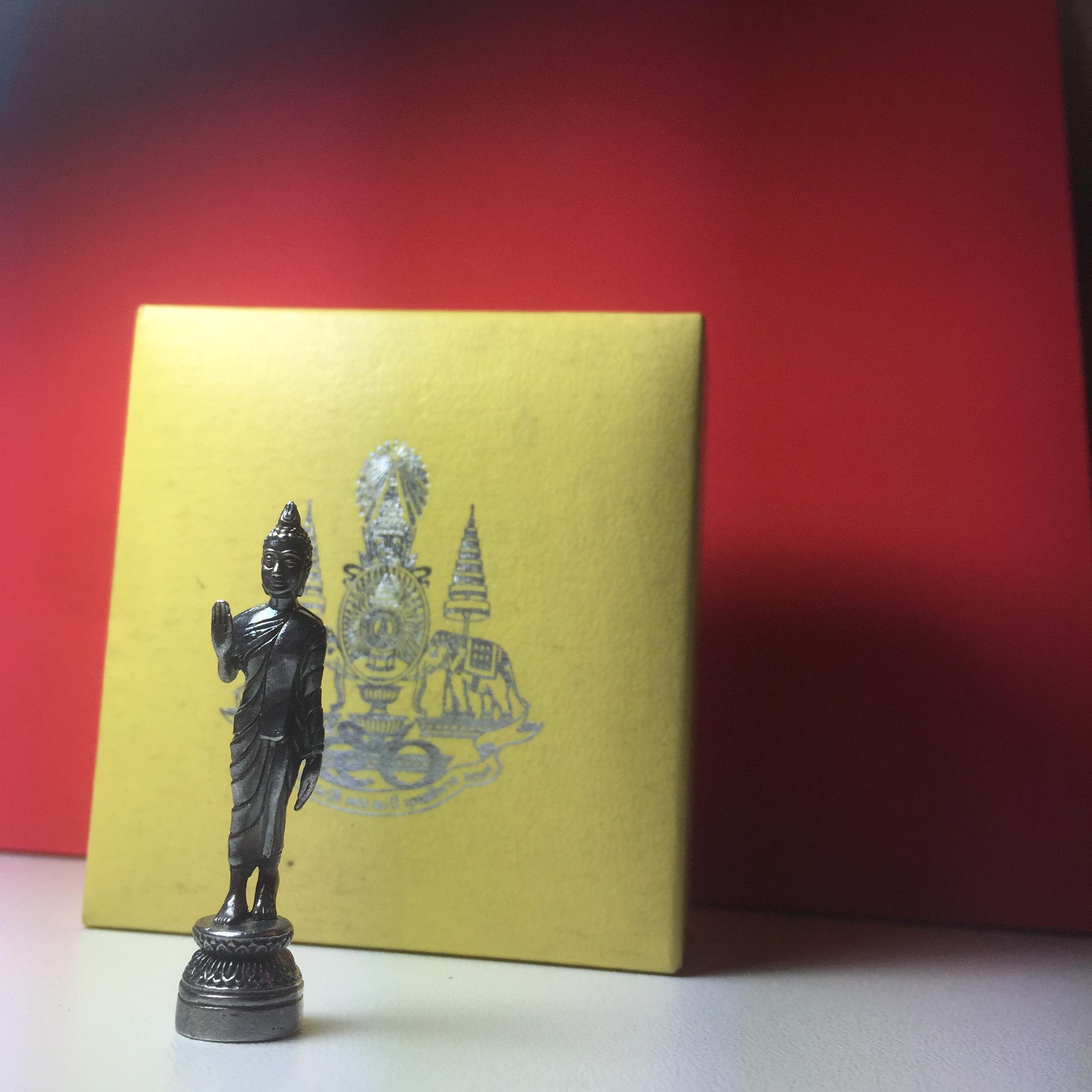 พระพุทธอภัยมงคลสมังคี ลอยองค์เนื้อเงิน ตราสัญลักษณ์ครองราช50ปี