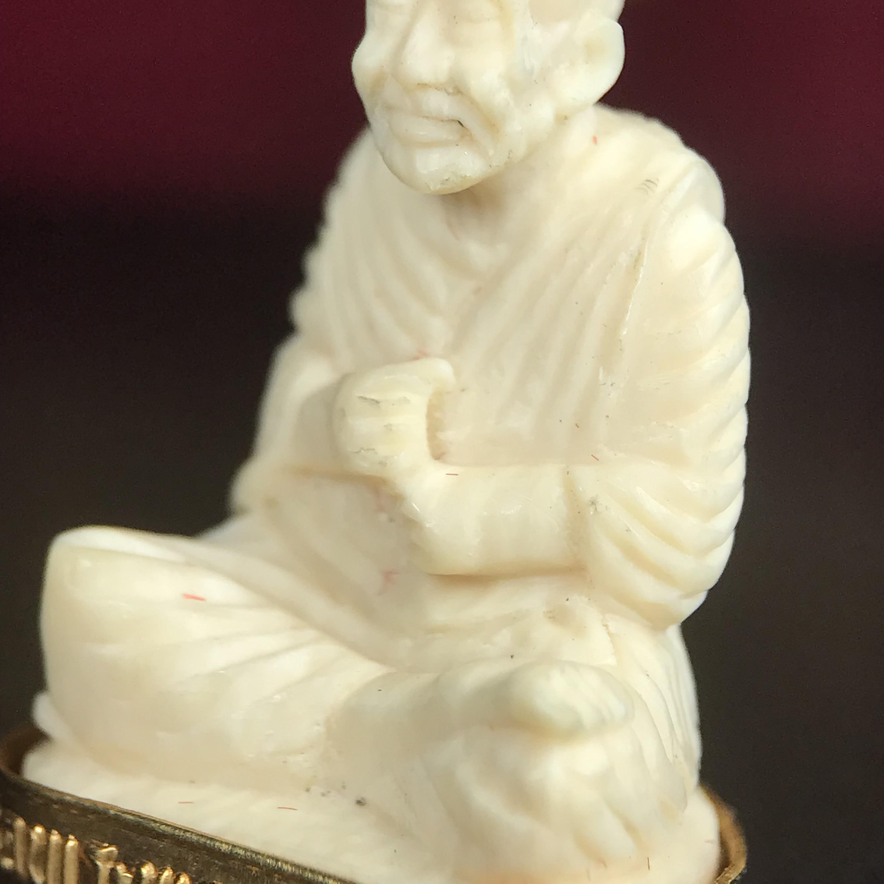 สมเด็จพระพุฒาจารย์ (โต พรหมรังสี) รุ่นคชสารหมื่นปี พ.ศ.2542 พิมพ์ลอยองค์(ฐานหุ้มทองคำ) ตอกโค๊ตและหมายเลข ๑๒๑๔ สภาพสวยสมบูรณ์กล่องบรรจุเดิมครบ (เลขสวยผลรวมได้แปด มีกินมีใช้ไม่มีหมด)(1ใน 9999 องค์)หายากพบเจอน้อยมาก