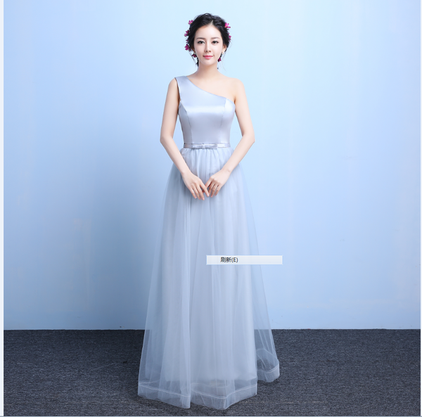 ชุดเดรสยาว สีเทาเงิน แบบไหล่พาดเฉียงสวย ดูดี