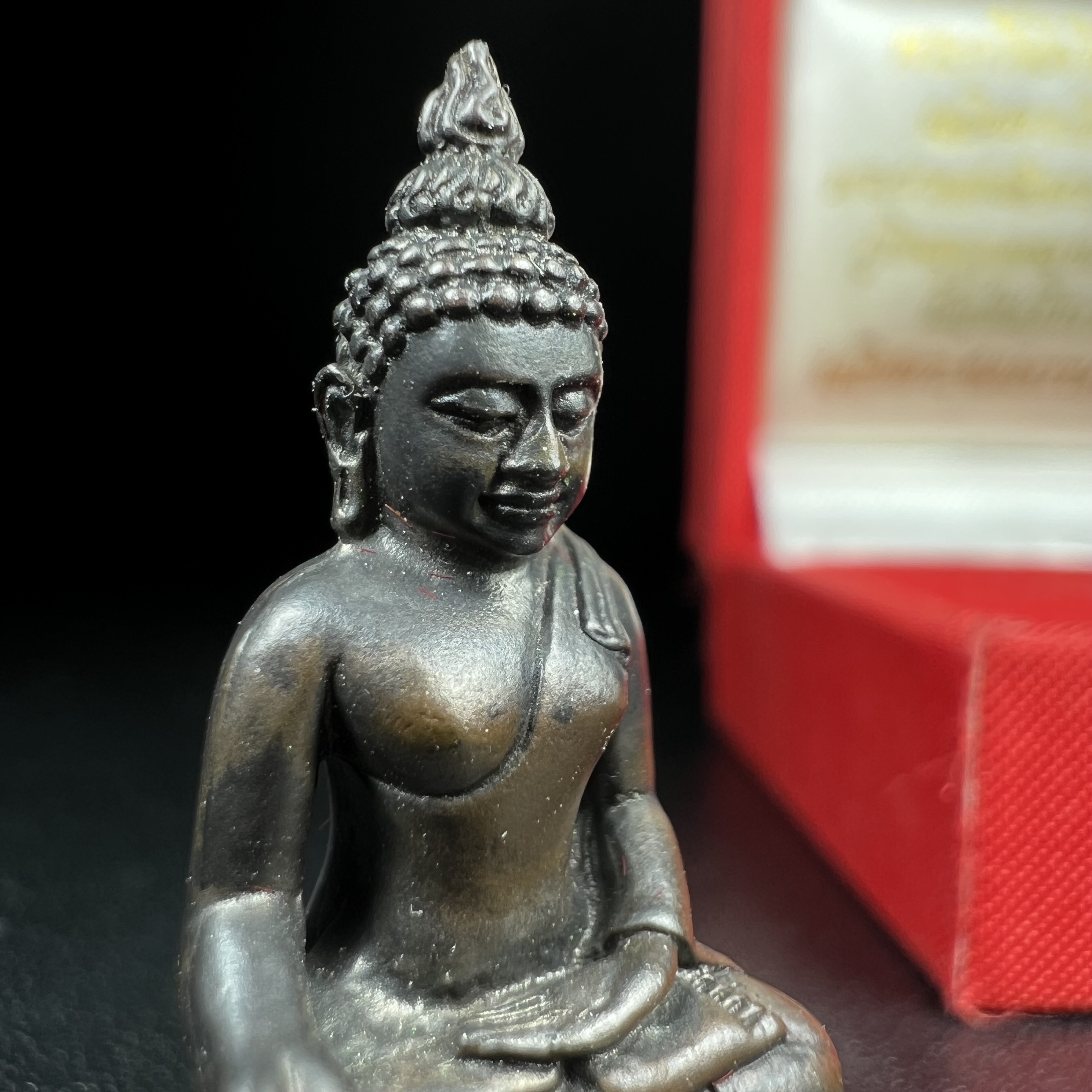 พระกริ่งไพรีพินาศ เฉลิมพระเกียรติ พระบาทสมเด็จพระเจ้าอยู่หัวรัชกาลที่9 พระชนมพรรษา 6 รอบ ปี2542 เนื้อนวโลหะผสมทองคำ(บรรจุเหล็กไหล)ดีนอก-ดีใน