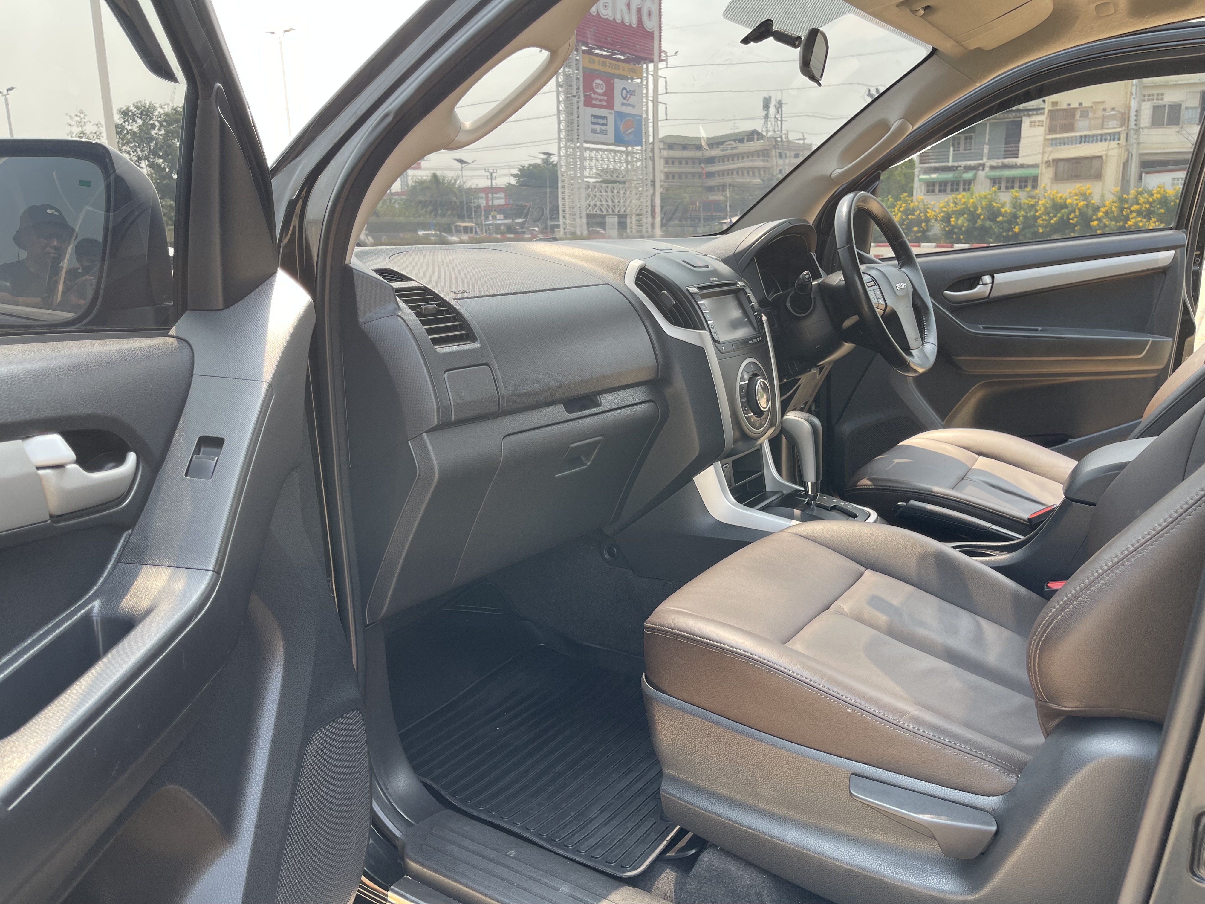 Isuzu Dmax All New 4ประตู Hilander 3.0 Vgs Z Prestige Navi Push Start At 2015 ดำ