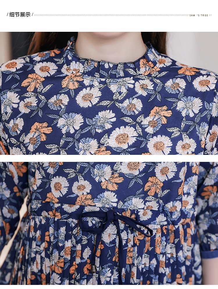 ชุดเดรสสั้น ผ้าชีฟองสีน้ำเงิน ลายดอกไม้สีขาว ส้ม ฟ้า กระโปรงอัดพลีท สวย สดใส