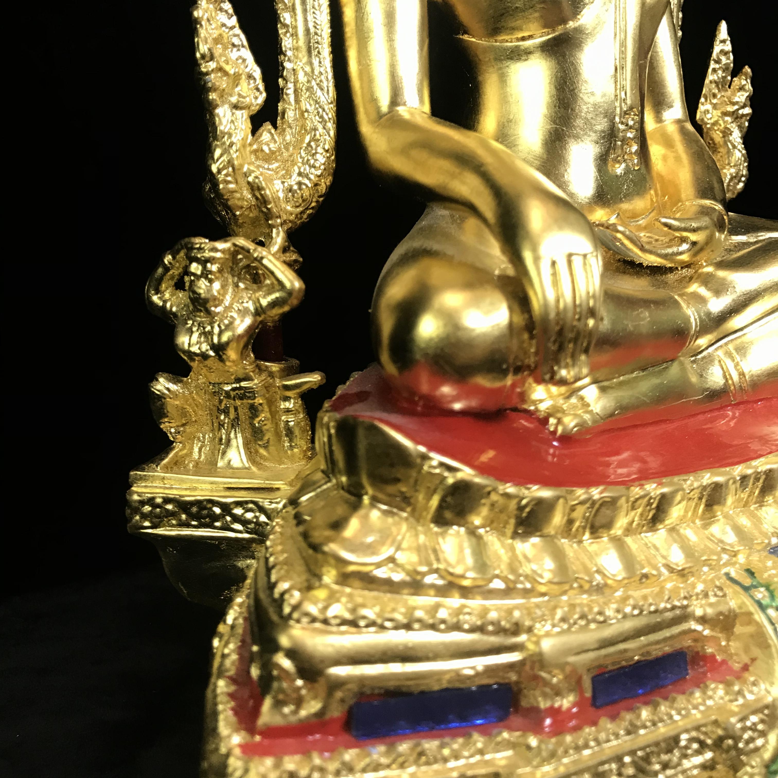 พระพุทธชินราช ญสส. วัดพระศรีมหาธาตุ จ.พิษณุโลก ปี2543 ขนาดหน้าตัก 7นิ้ว ลงรักปิดทองฐานประดับกระจก พิธีใหญ่ รุ่นแรกและรุ่นเดียวที่ หลวงปู่หมุน ฐิตสีโล วัดบ้านจาน มาร่วมปลุกเสก(1 ใน 999องค์)