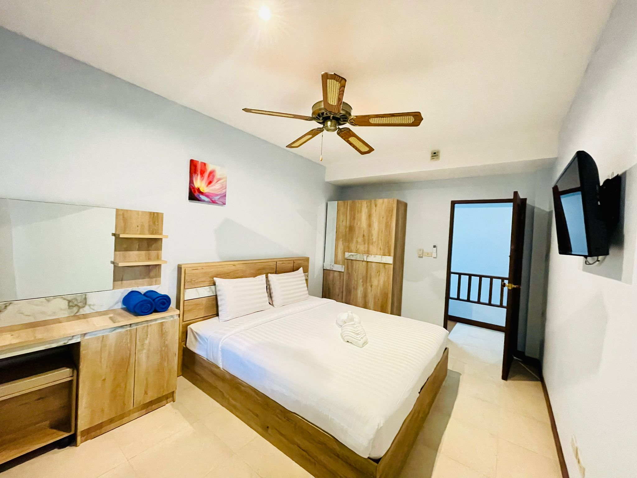 For Rent : Kata, 2-Storey Twin House, 3 bedrooms 3 bathrooms