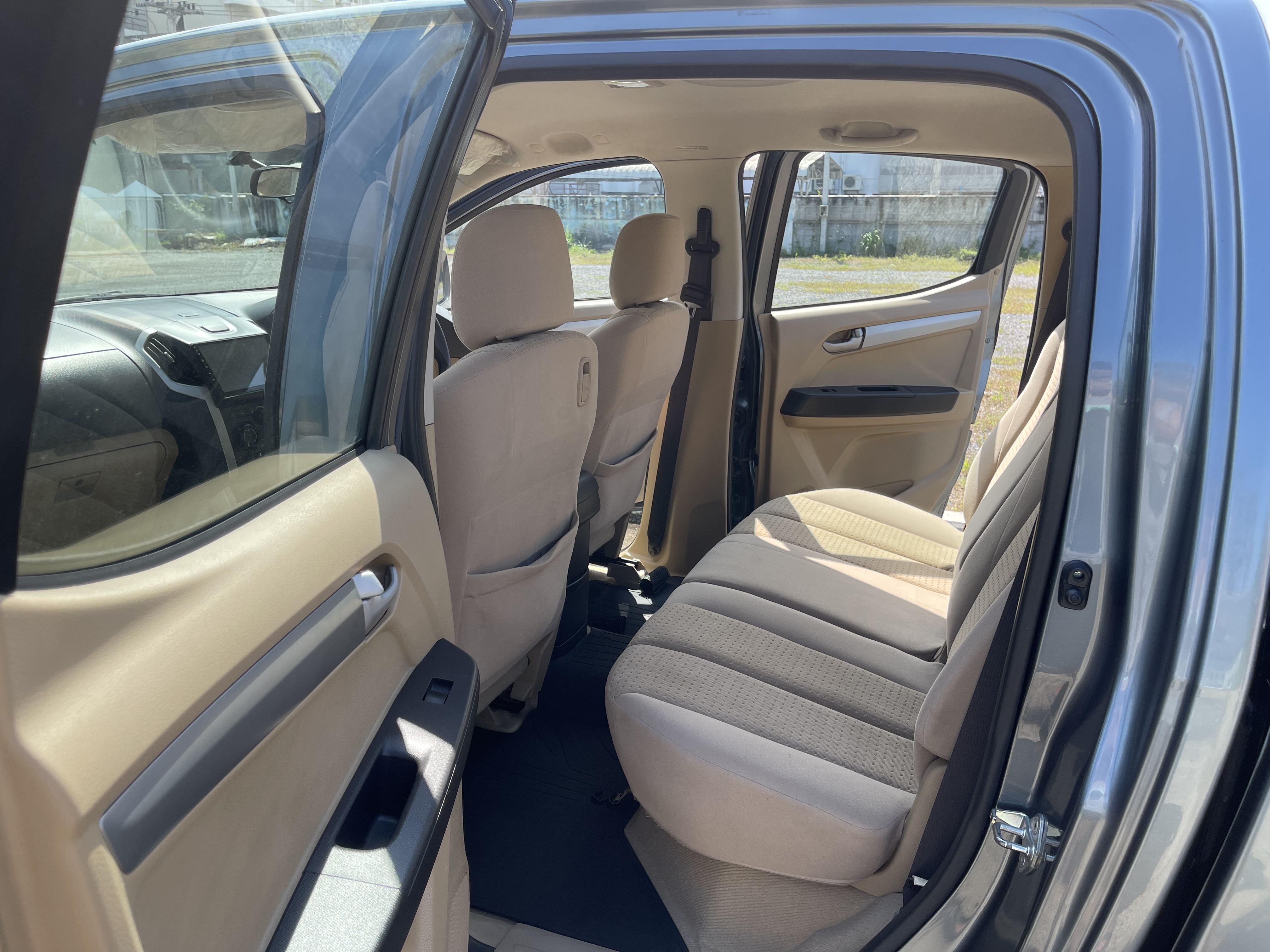 Isuzu Dmax All New 4ประตู 2.5 L 2012 เทา