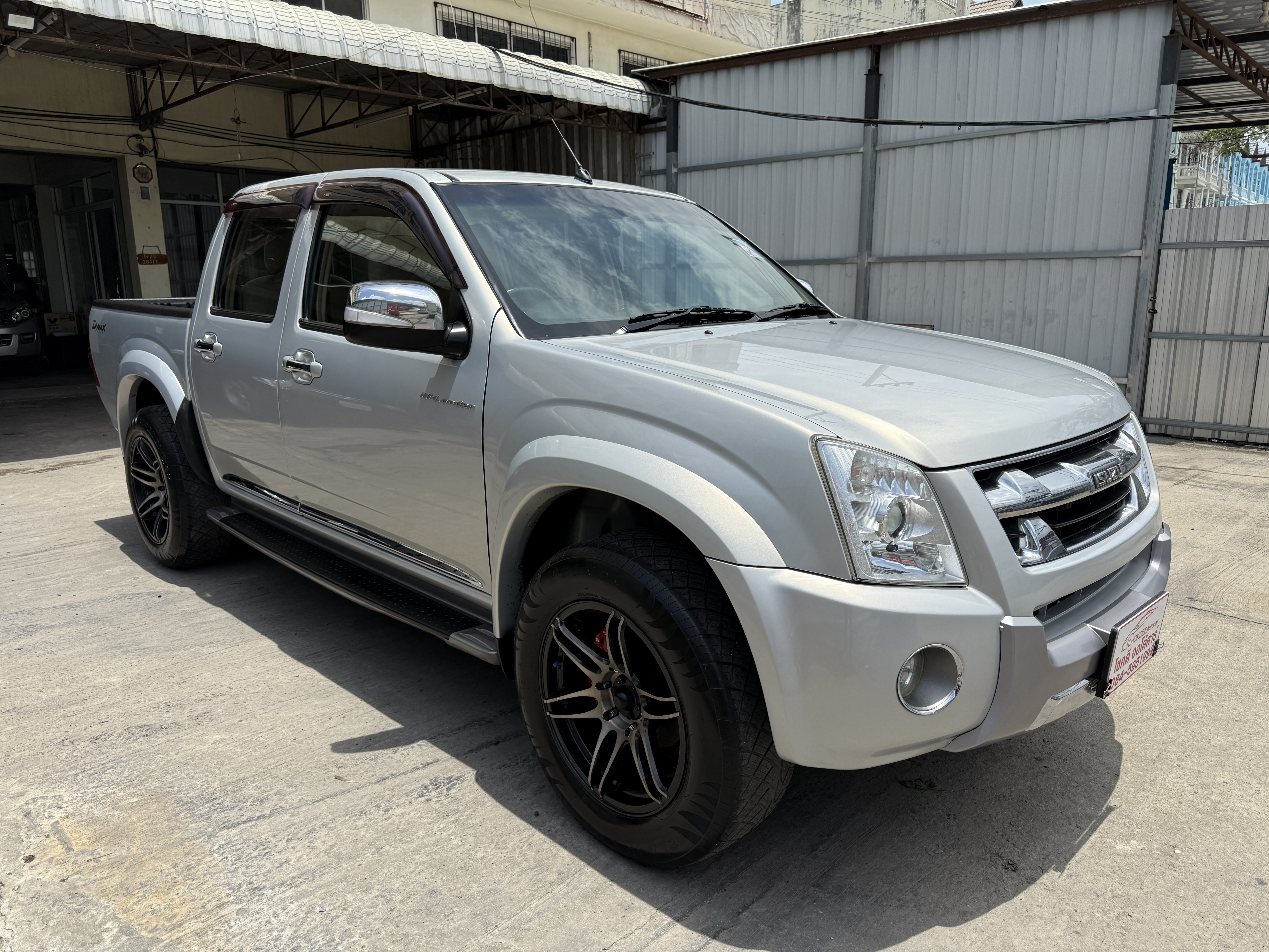 Isuzu Dmax 4ประตู Hilander 2.5 Abs 2011 เงิน