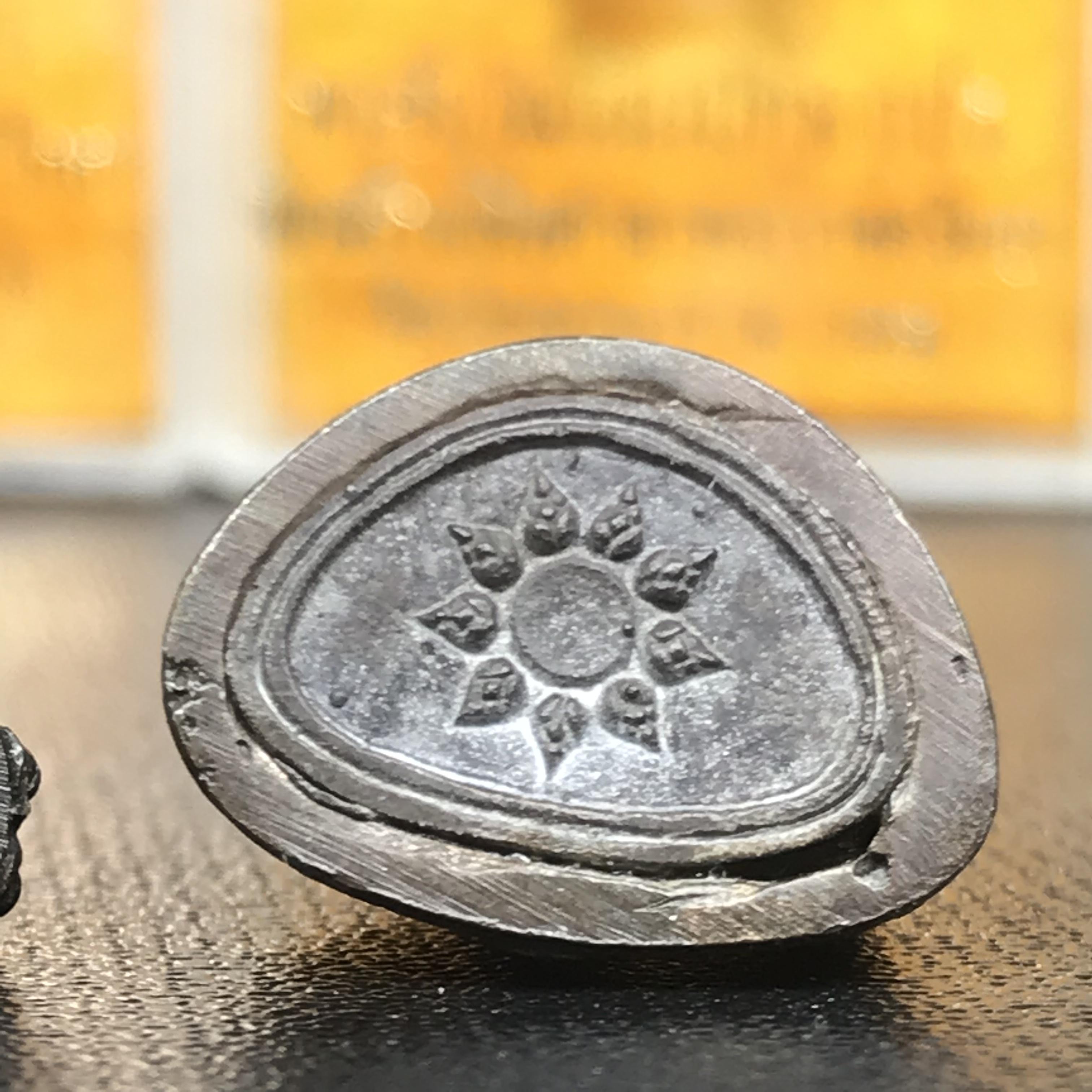 พระกริ่งนวปทุม ภปร.-พระชัยวัฒน์นวปทุม ภปร.-พระกริ่งไพรีพินาศ ภปร. รุ่นแรก วัดปทุมวนาราม ครบชุดเนื้อนวโลหะ ปี2535(ในหลวงรัชกาลที่9เสด็จเททอง)(1ใน3000ชุด)หายาก