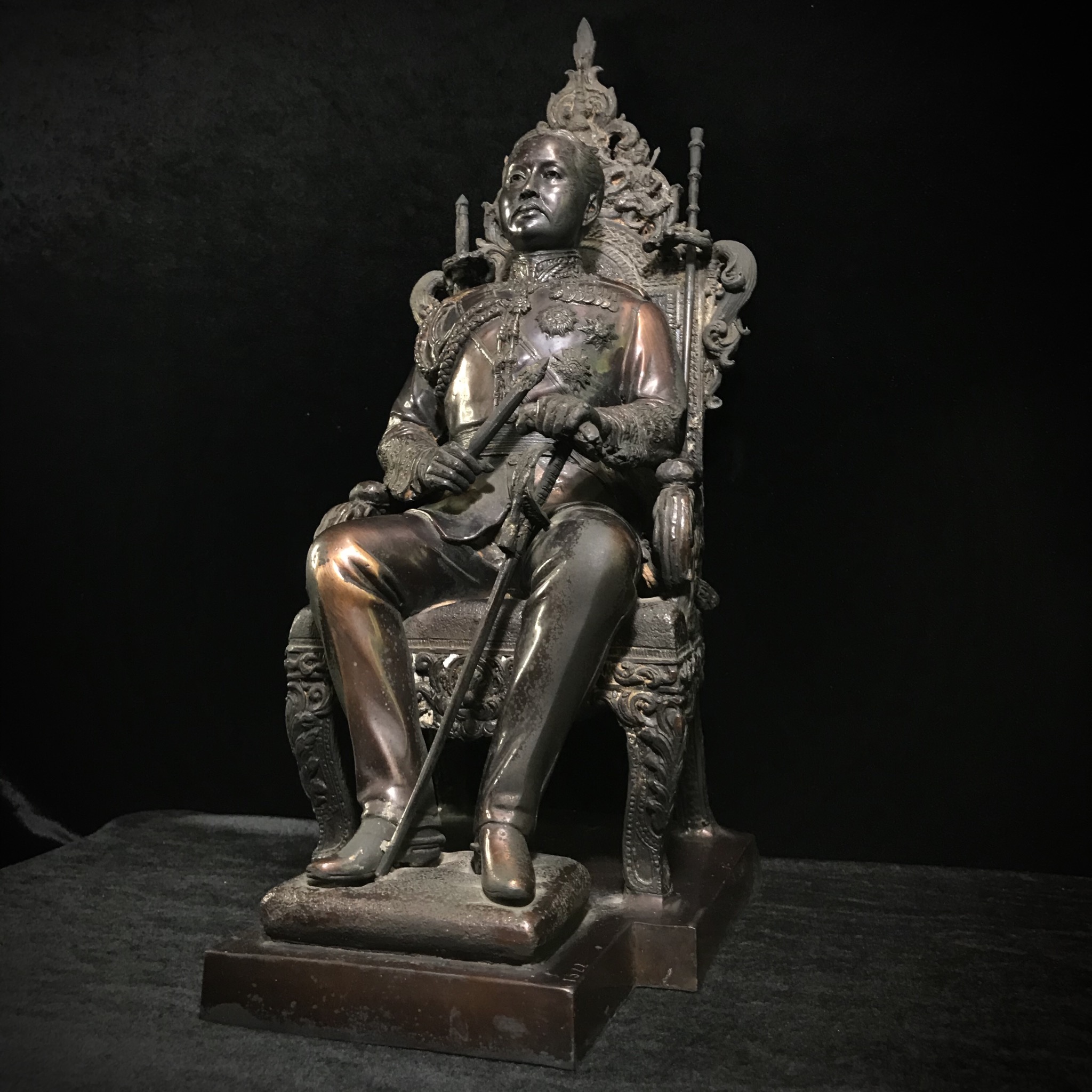 พระบรมรูปจำลองรัชกาลที่5 ครบ99ปี โรงเรียนนายร้อย จปร. จ.นครนายก ปี2529(ในหลวงร.9เสด็จในพิธี)