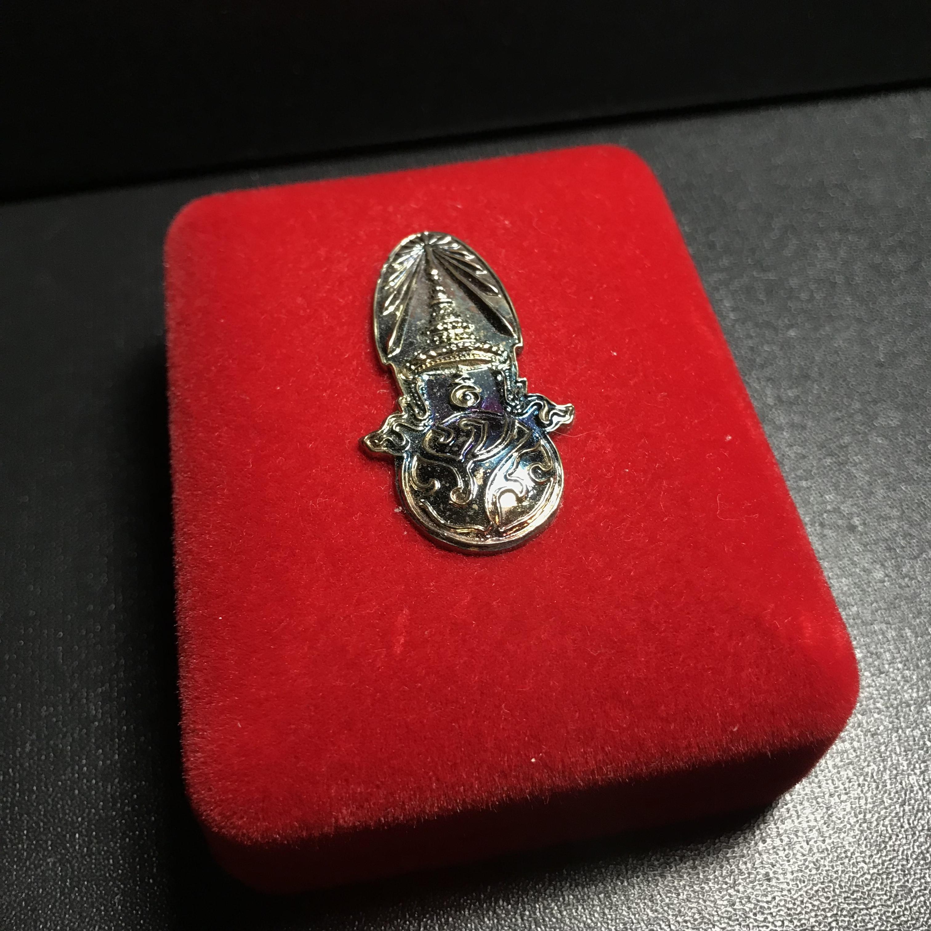 พระกริ่ง-พระชัยวัฒน์ ปวเรศ ปี2530 วัดบวรนิเวศราชวรวิหาร(ในหลวง ร.9 เสด็จเททอง)(บรรจุเส้นเกศาในหลวงรัชกาลที่9)