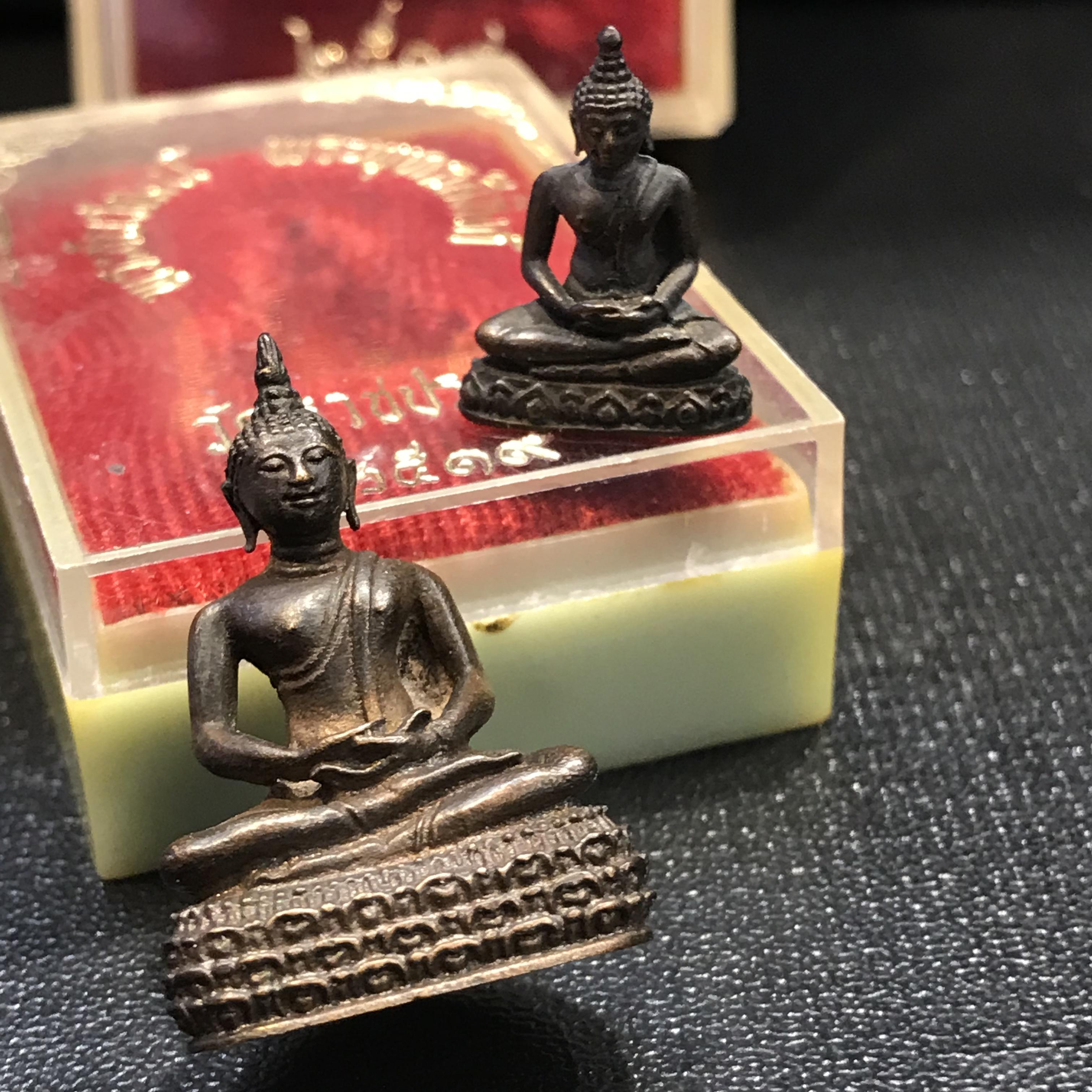 พระกริ่ง-พระชัยวัฒน์พระพุทธสิหิงห์ วัดราชประดิษฐ์ ปี2519 เนื้อนวโลหะกล่องบรรจุเดิม(ในหลวงรัชกาลที่9เสด็จในพิธี)