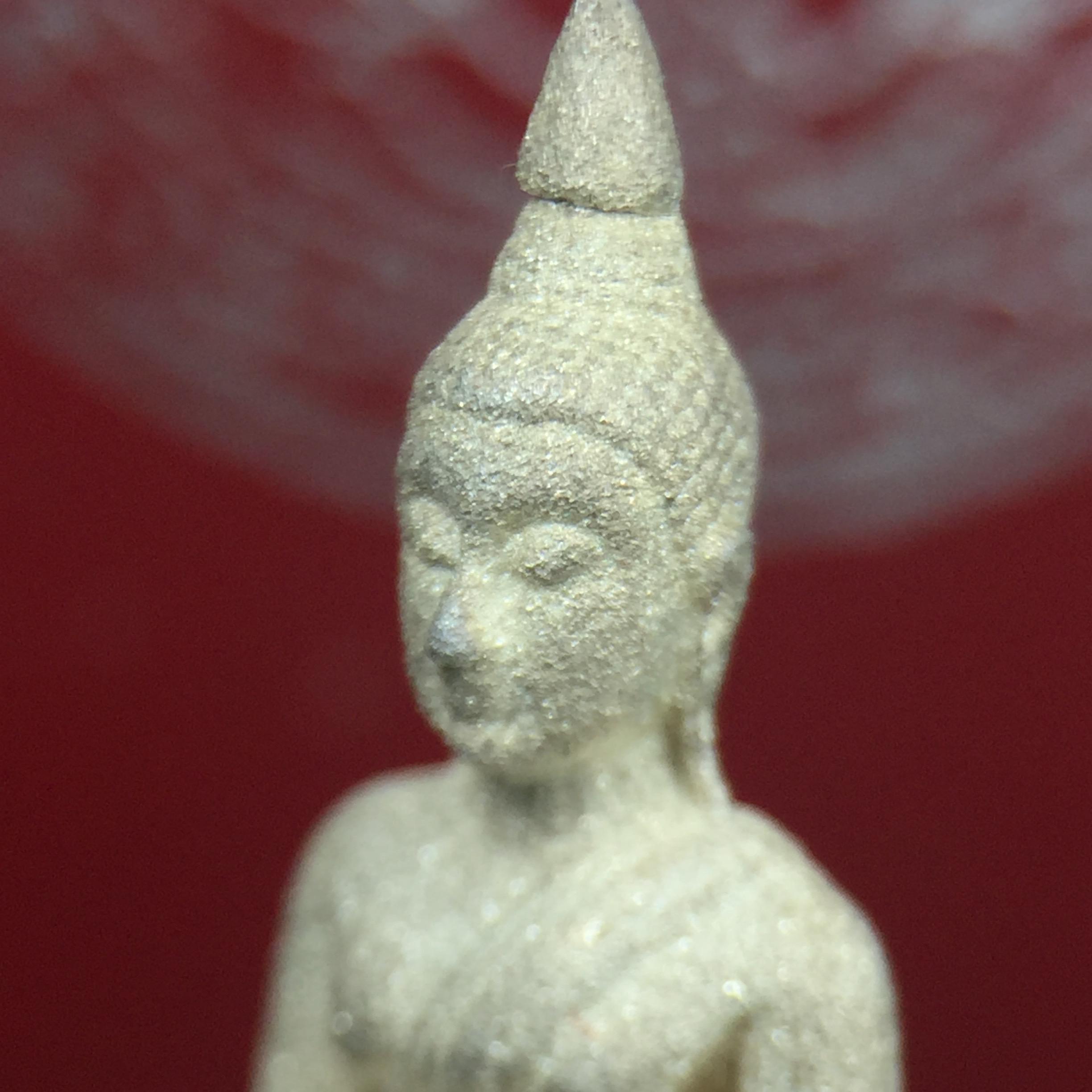 พระพุทธโสธร รุ่นประวติศาสตร์ 80 ปี กรมตำรวจ ปี 2538 เนื้อเงินประกายเพชร(เงินพ่นทราย)พิมพ์ใหญ่ 3.2 ซม. พร้อมกล่องบรรจุเดิม(พระดีพิธีใหญ่ รุ่นยอดนิยม)