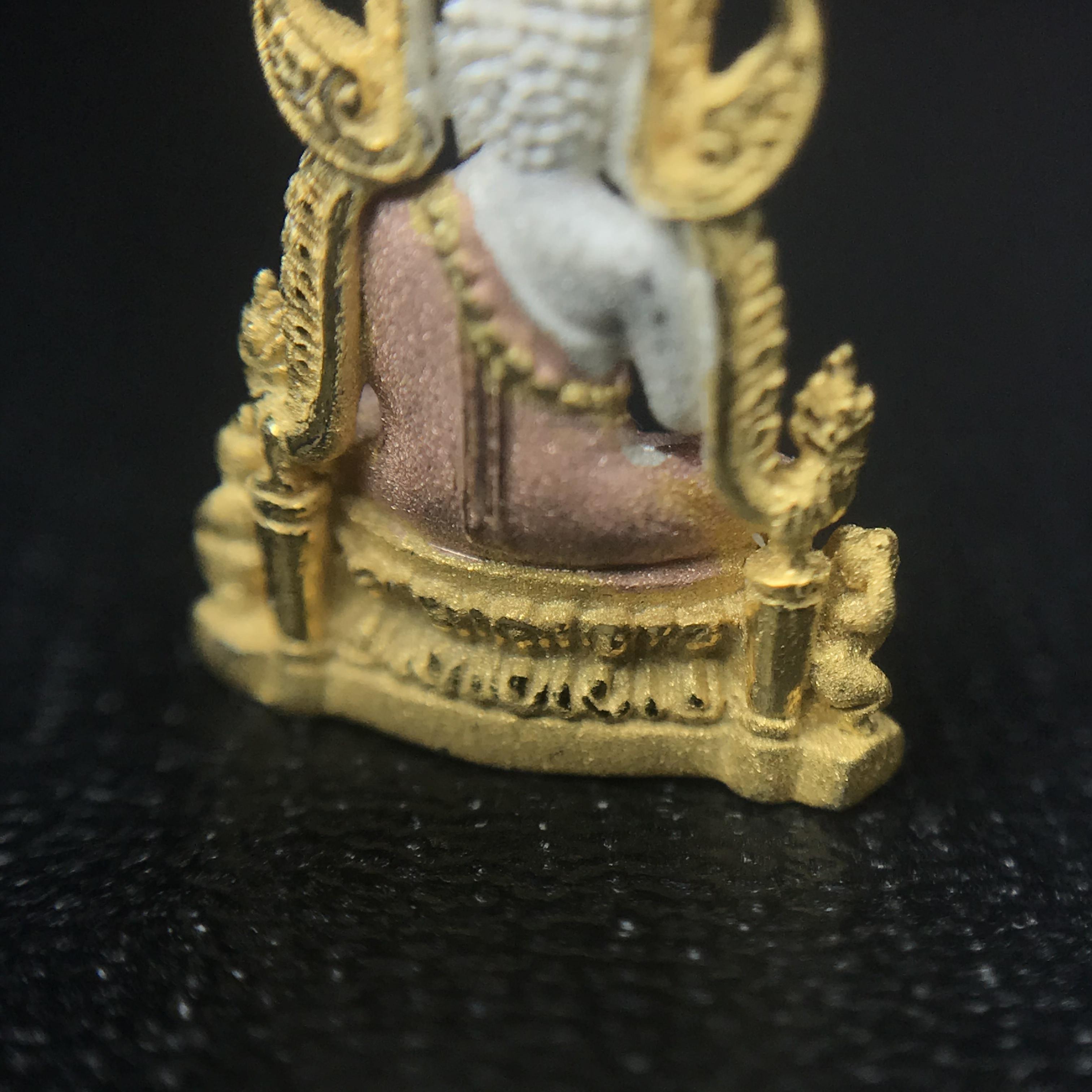 พระพุทธชินราช ภปร. โครงการ "เพราะแผ่นดินนี้ คือ แผ่นดินเกิด" ปี2548(รุ่นแรก) ลอยองค์ หน้าตัก 1/4 นิ้ว เนื้อเงินสามกษัตริย์(สภาพคัดสวย กล่องบรรจุเดิมครบ)