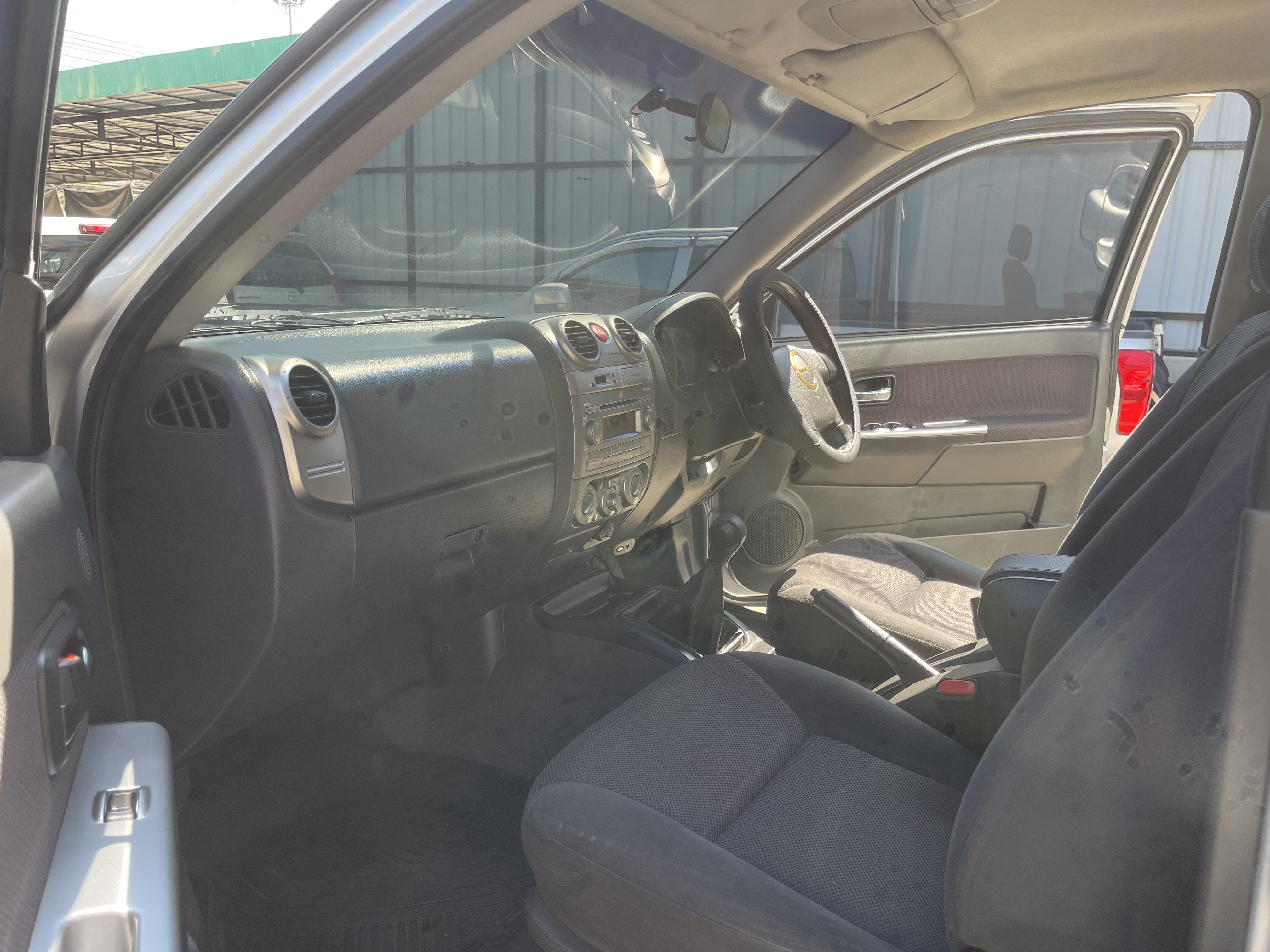 Isuzu Dmax 4ประตู Hilander 2.5 Abs 2008 เงิน