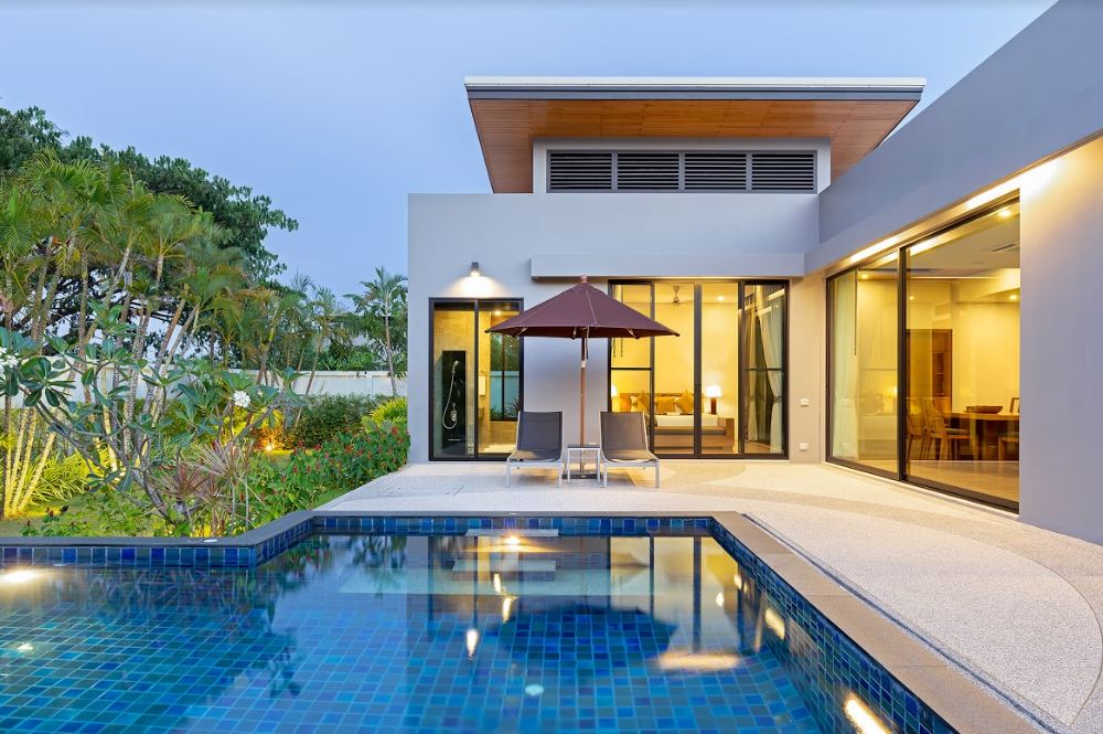 For Rent : Nai Harn, Luxury Modern Pool Villa, 3 Bedrooms 3 Bathrooms, Garden view.