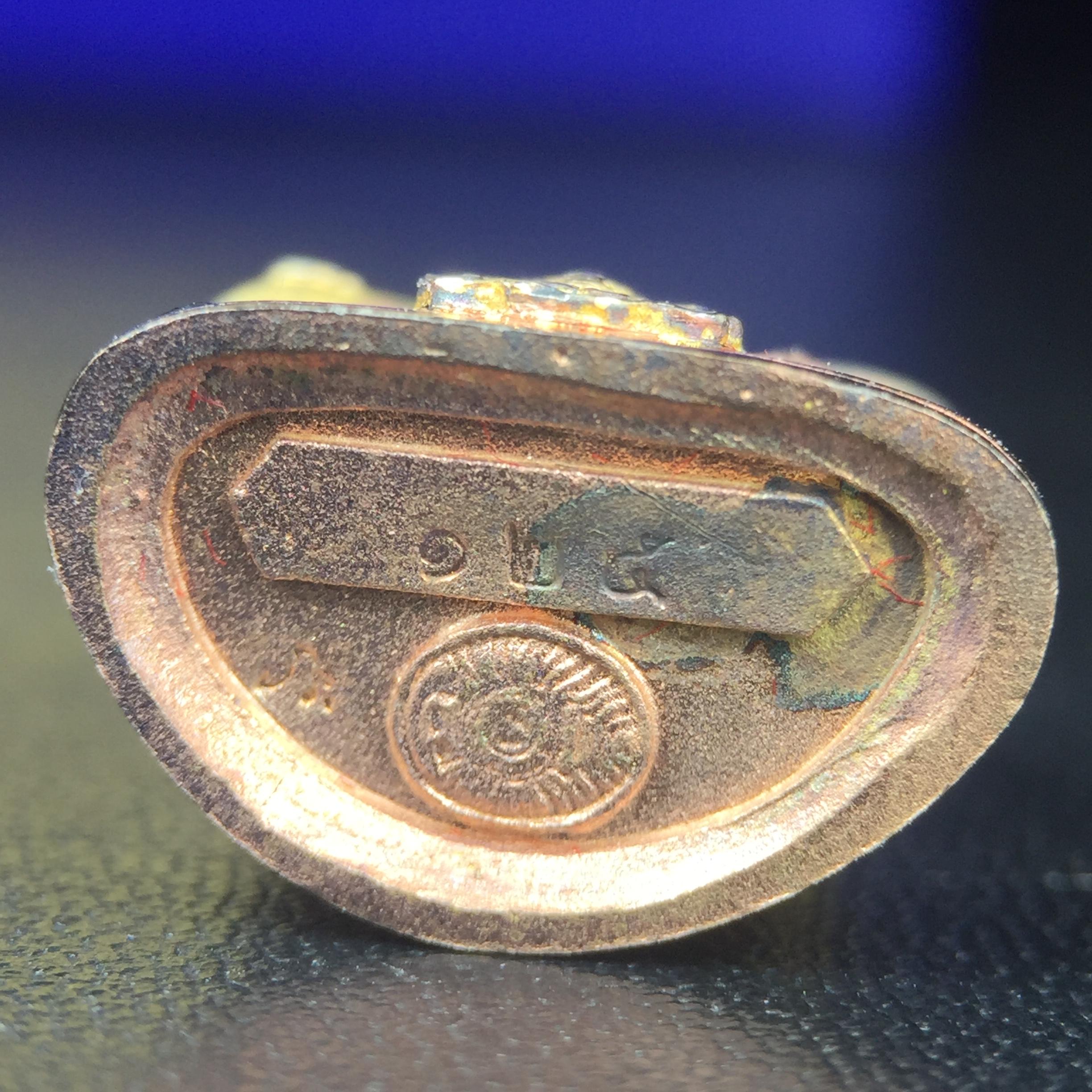 พระกริ่งไพรีพินาศ ครองสิริราชสมบัติครบ 50 ปี พ.ศ.2540 เนื้อเงินสามกษัตริย์ ผิวเดิมๆขึ้นสีรุ้งธรรมชาติแบบนิยม(สเน่ห์พระเนื้อเงินสีสันที่ธรรมชาติสรรค์สร้าง)พร้อมกล่องบรรจุเดิมครบ(เข้มขลังทรงอานุภาพยิ่งใหญ่ กำราบศัตรูพ่ายสิ้น พระไพรีพินาศ)(หายาก)1ใน539 องค์