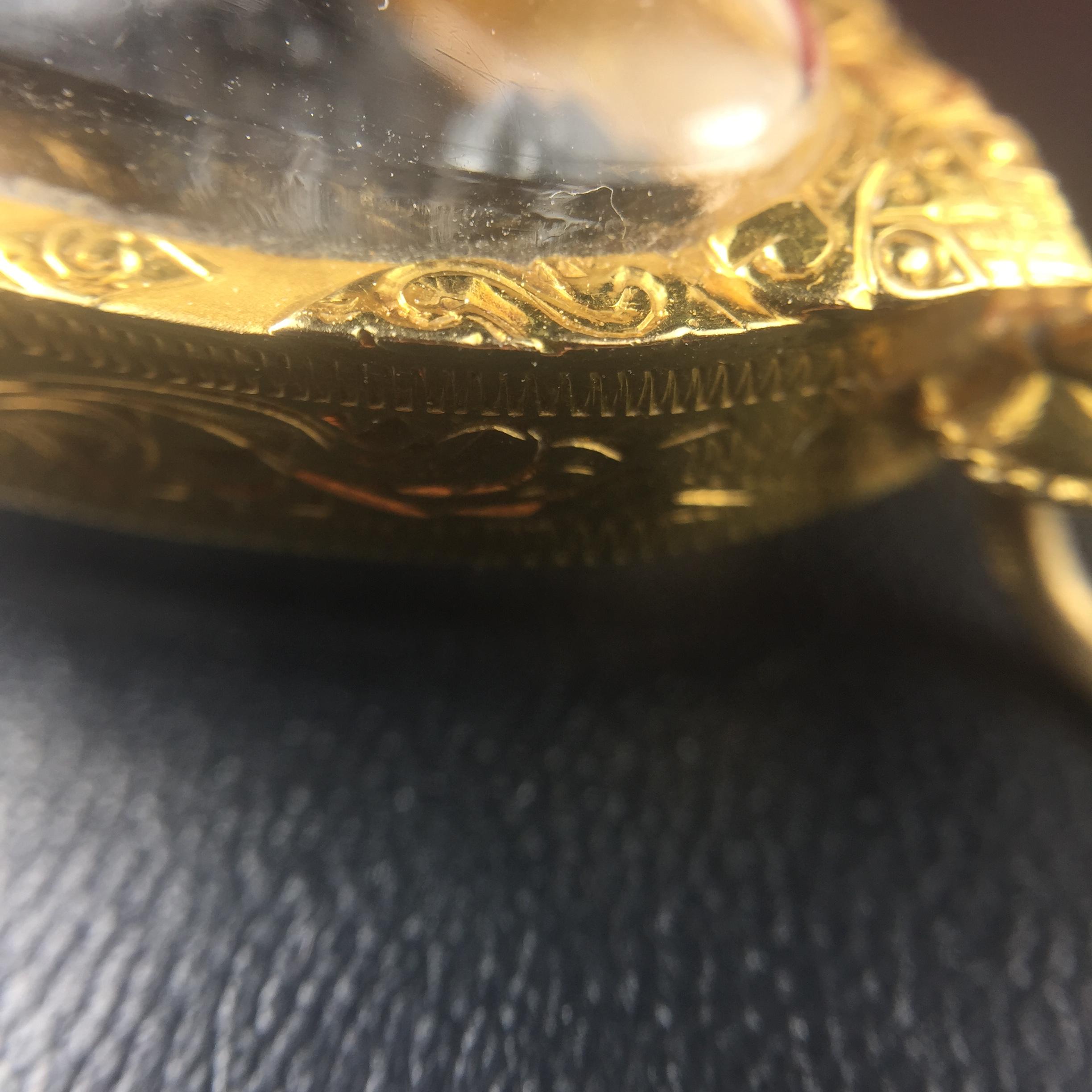 พระกริ่ง-พระชัยวัฒน์ ปวเรศ ปี2530 วัดบวรนิเวศราชวรวิหาร(องค์พระชัยวัฒน์เลี่ยมกรอบทองคำแท้)(ในหลวง ร.9 เสด็จเททอง)(บรรจุเส้นเกศาในหลวงรัชกาลที่9)พร้อมสูจิบัตรเดิมตอนจัดสร้าง(สภาพสวยครบสมบูรณ์) (องค์หน้าใหญ่)(องค์ทองทบ)แบบพิมพ์นิยมหายาก