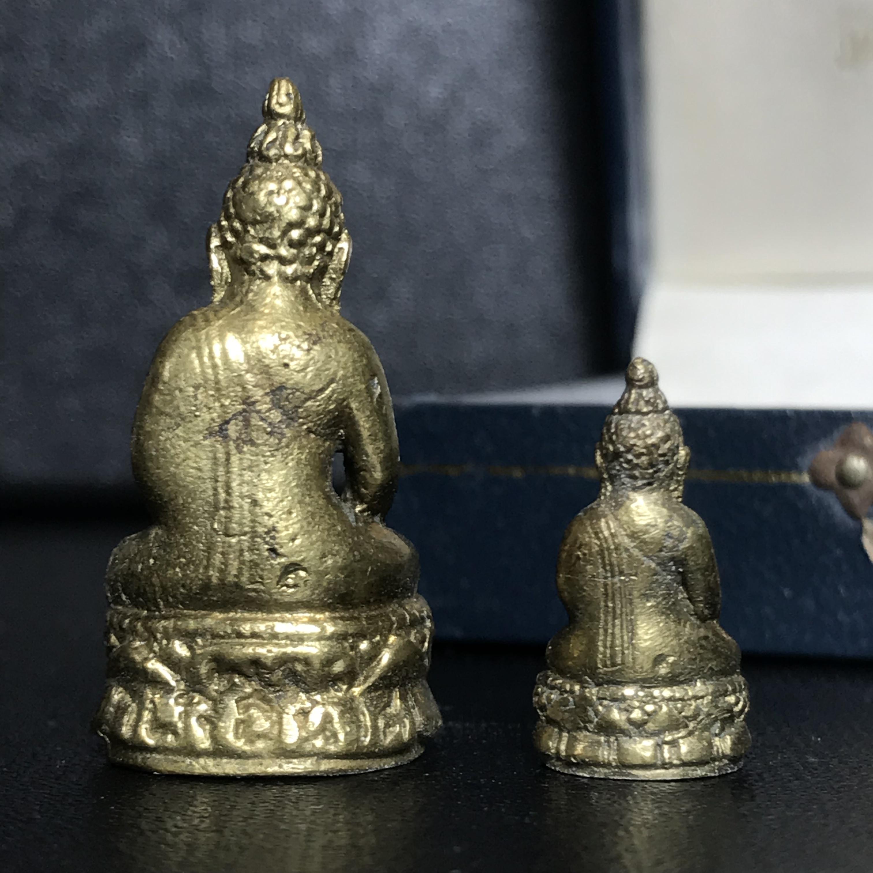 พระกริ่ง-พระชัยวัฒน์ ไพรีพินาศ วัดบวรนิเวศวิหาร รุ่นผ้าป่าสิงห์บุรี ปี2528 ชุดกรรมการรับพระราชทานจากสมเด็จพระเทพ(หายาก)