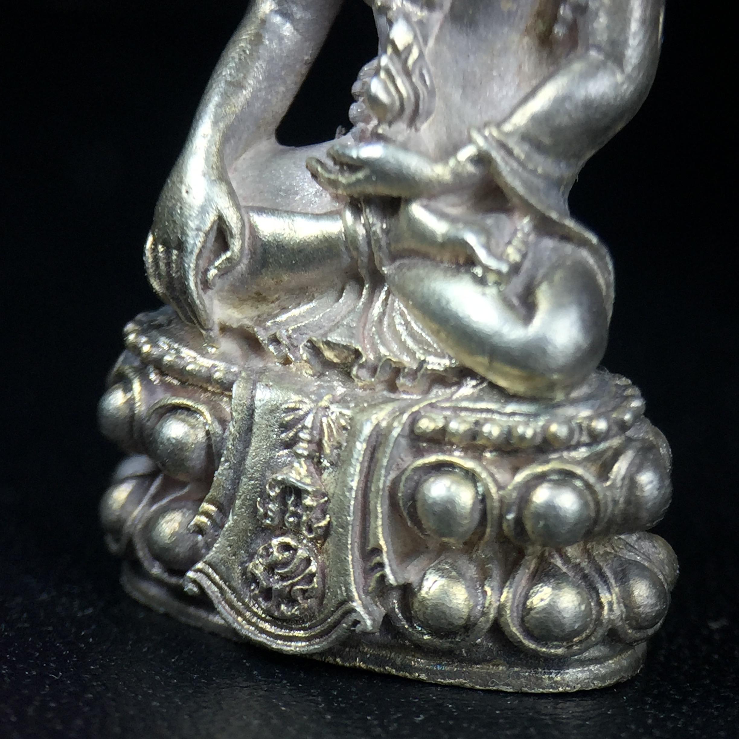 พระกริ่งศิรากาศ ภปร.(พระกริ่งคุ้มเกล้า)วัตถุมงคล"คุ้มเกล้าฯ" มูลนิธิ “คุ้มเกล้า” ในพระบรมราชูปถัมภ์ จัดสร้าง โรงพยาบาลภูมิพล เนื้อเงิน(พิมพ์หน้าไทย)(สภาพผิวเดิมขึ้นน้ำทองทั่วองค์สวย)(รัชกาลที่9เสด็จเททอง)(พิธีใหญ่)(นิยม)