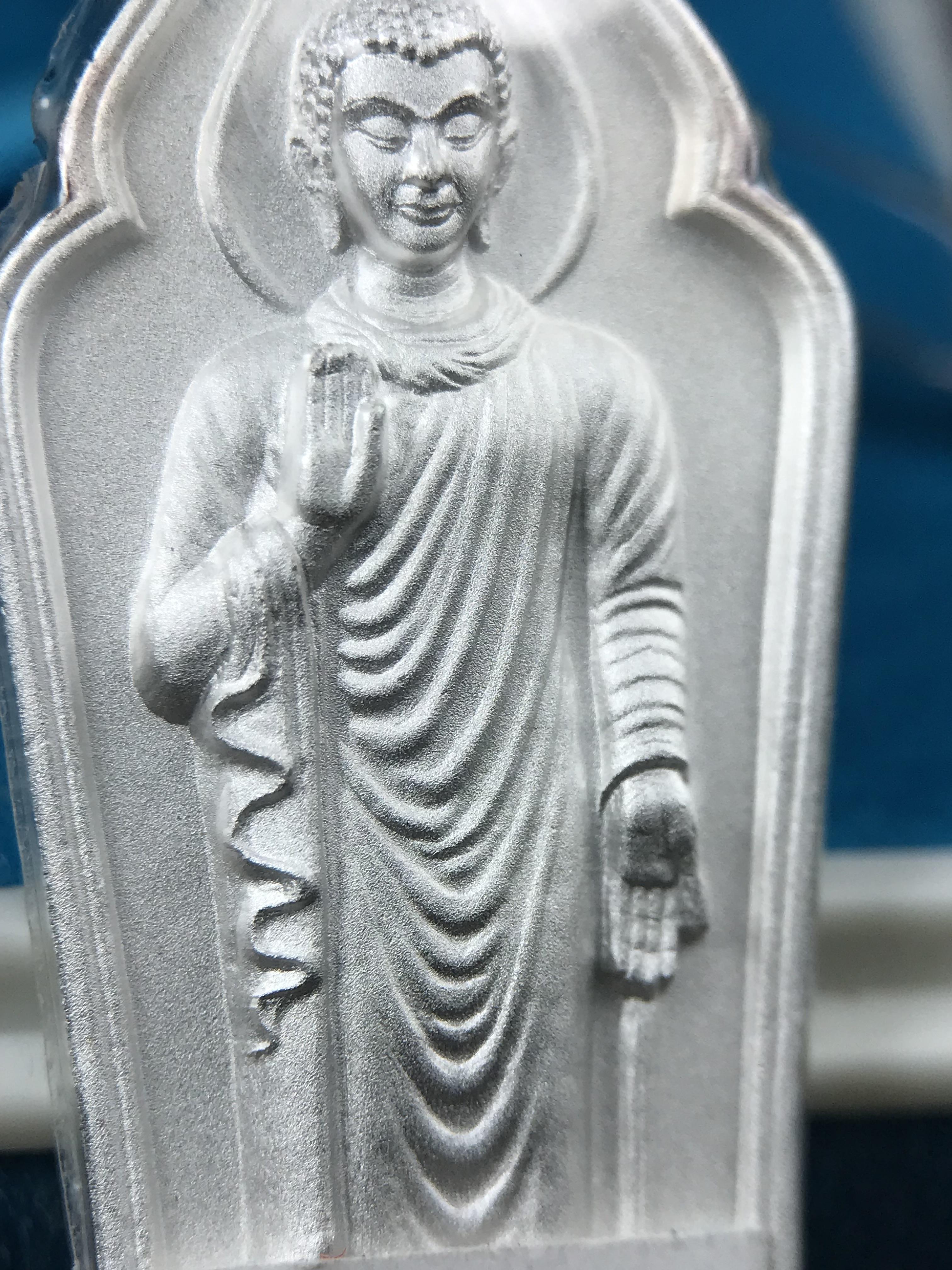 เหรียญที่ระลึกพระพุทธเมตตาประชาไทยไตรโลกนาถคันธารราฐอนุสรณ์ หลัง ภปร. และ สก. วัดทิพย์สุคนธาราม จ.กาญจนบุรี ปี 2558 เนื้อเงิน 99.99% ขนาดสูง 4.6 ซม. ที่ระลึก ร.9 พระชนมพรรษาครบ 7 รอบ และ สมเด็จพระราชินี พระชนมพรรษา 80 พรรษา พิธีใหญ่(หายาก1 ใน 999 เหรียญ)