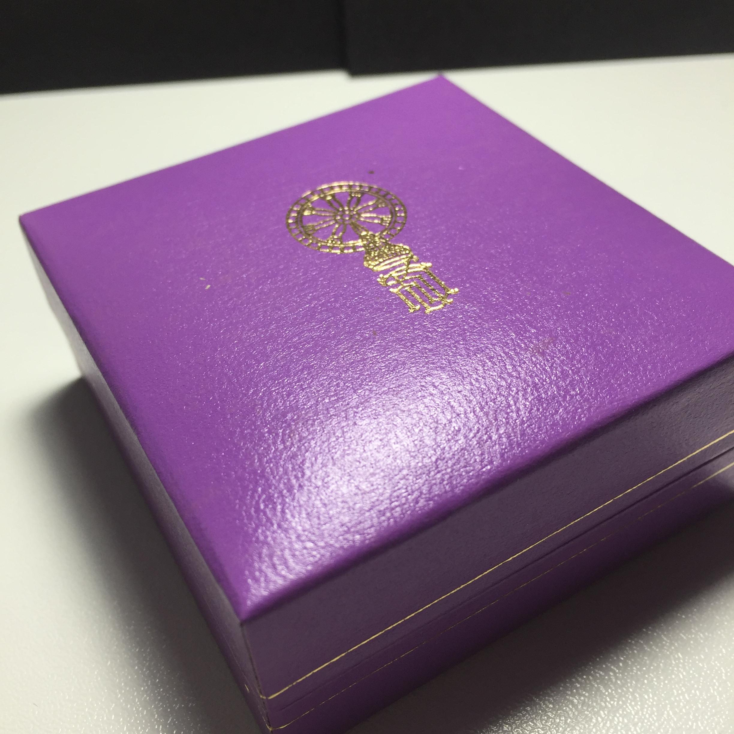 พระพุทธชินราช รุ่นเฉลิมพระเกียรติ สธ. ลอยองค์ เนื้อเงิน 99.99% ชุบ 3 กษัตริย์ พ.ศ. 2539 จัดสร้างโดยมูลนิธิสิรินธร