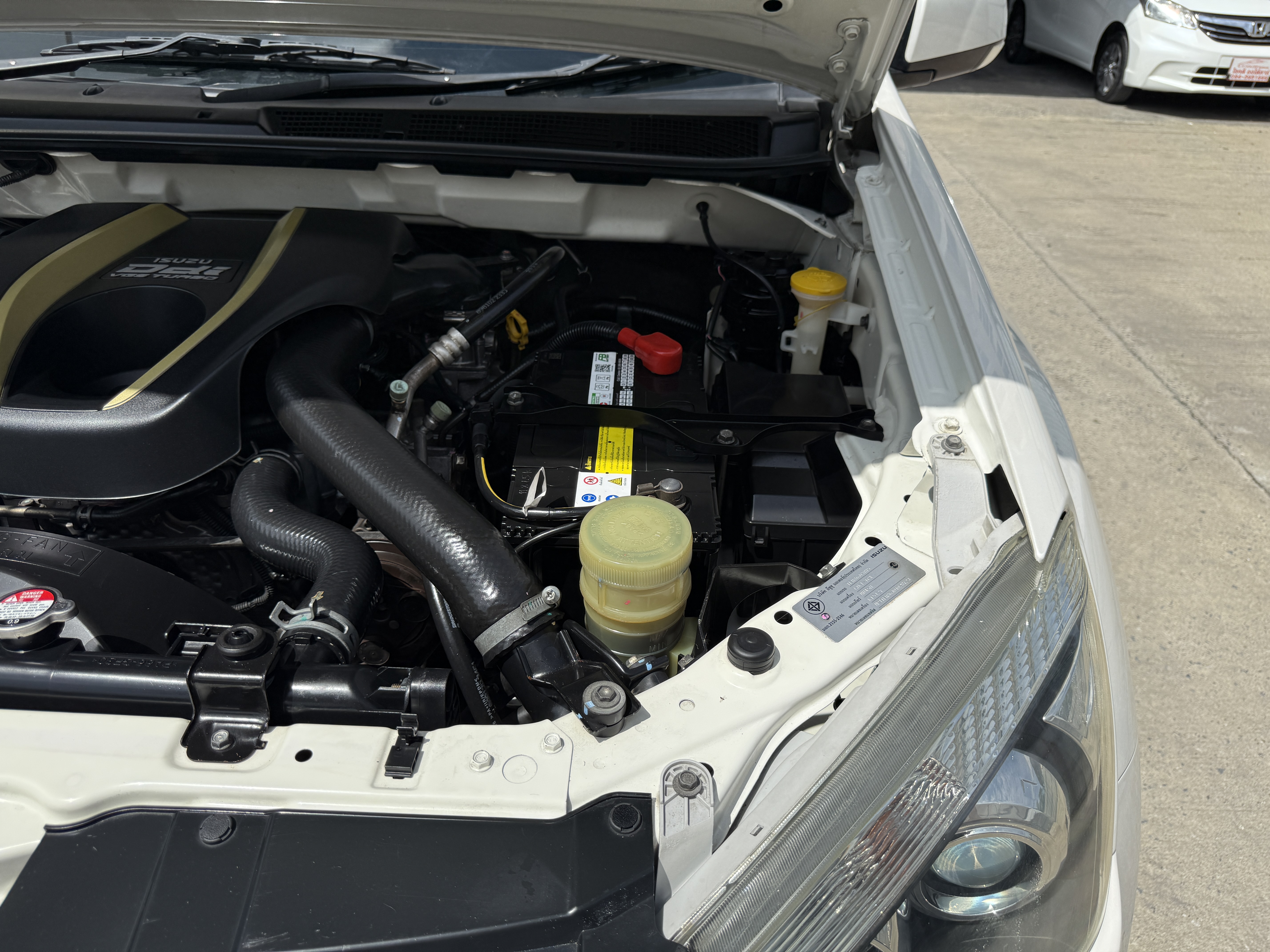 Isuzu Dmax All New 4ประตู Hilander 2.5 Vgs Z Dvd 2013 ขาวมุก