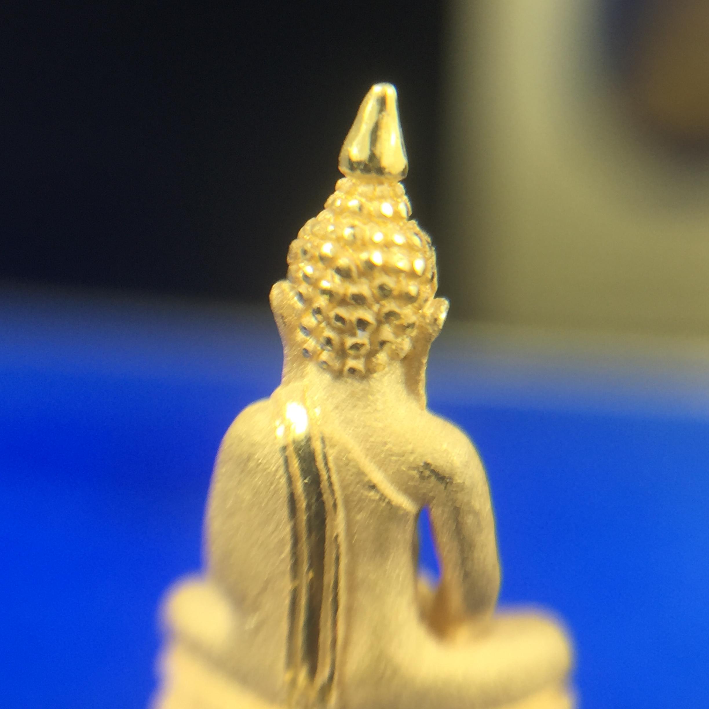 พระพุทธโสธร(หลวงพ่อโสธร) รุ่นสร้างอุโบสถ ปี2539 เนื้อทองคำ ลอยองค์พิมพ์เล็ก(หายาก) สภาพสวยเดิมกล่องบรรจุการ์ดใบรับรองเดิมครบสมบูรณ์