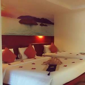 For Sale : Patong, Luxury Patong Resort , 45 Rooms, 10 floors with Swimming pool.