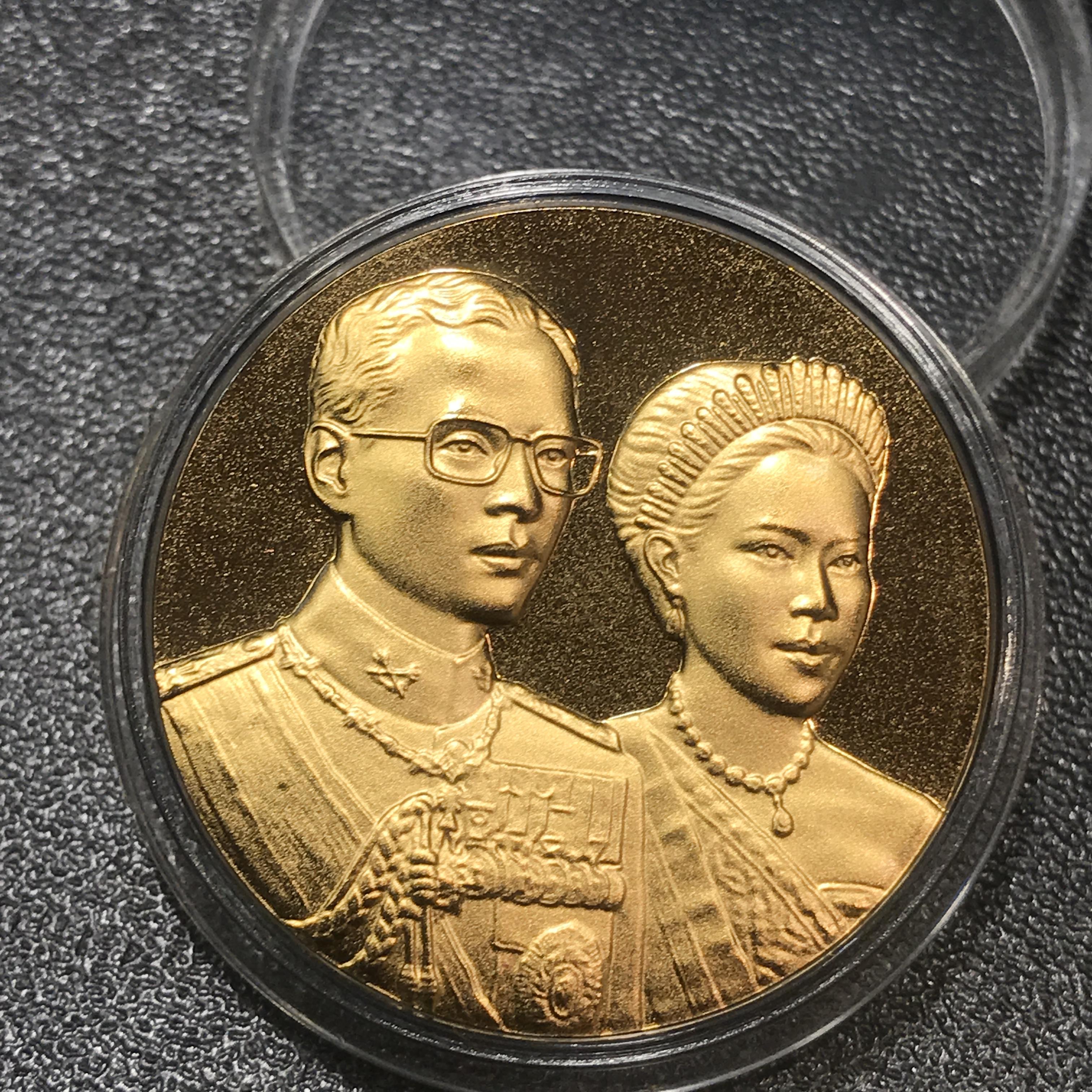 เหรียญสองพระองค์ในหลวง-พระราชินี พระราชทาน สภาพสวยกล่องบรรจุเดิม