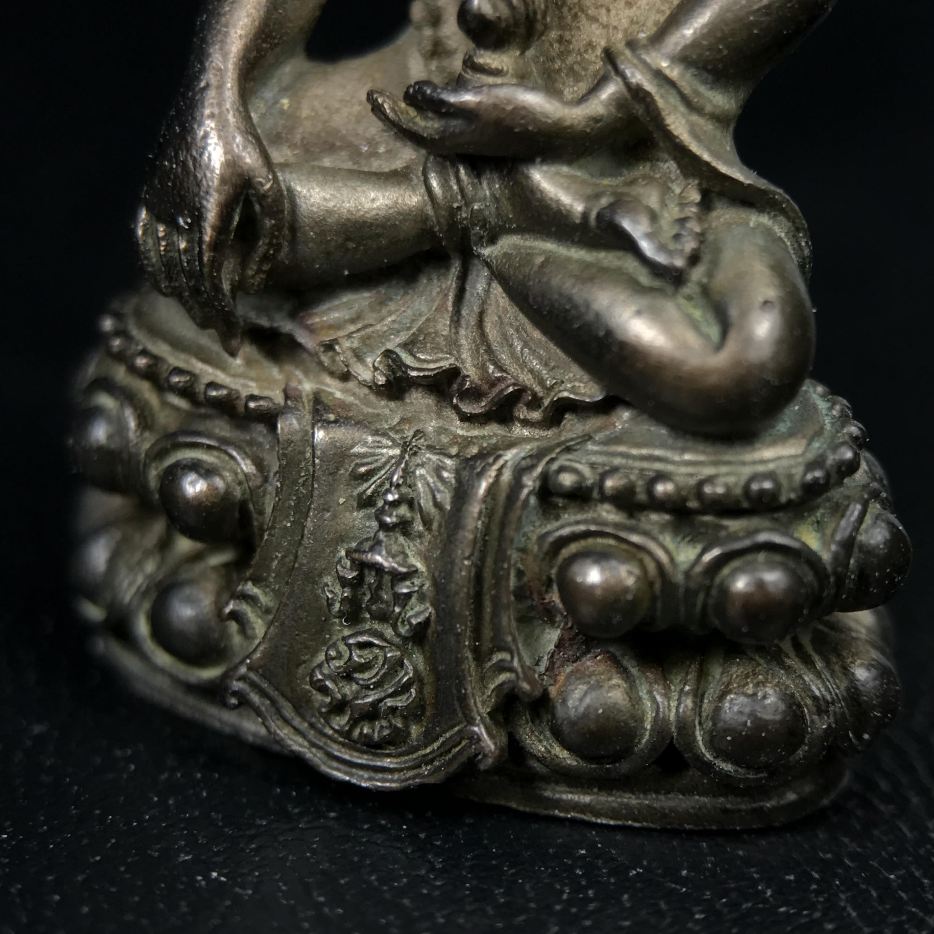 พระกริ่งศิรากาศ ภปร.(พระกริ่งคุ้มเกล้า)วัตถุมงคล"คุ้มเกล้าฯ" มูลนิธิ “คุ้มเกล้า” ในพระบรมราชูปถัมภ์ จัดสร้าง โรงพยาบาลภูมิพล เนื้อนวโลหะ(พิมพ์หน้าไทย)(ในหลวงรัชกาลที่9เสด็จเททอง)(พิธีใหญ่)(นิยม)