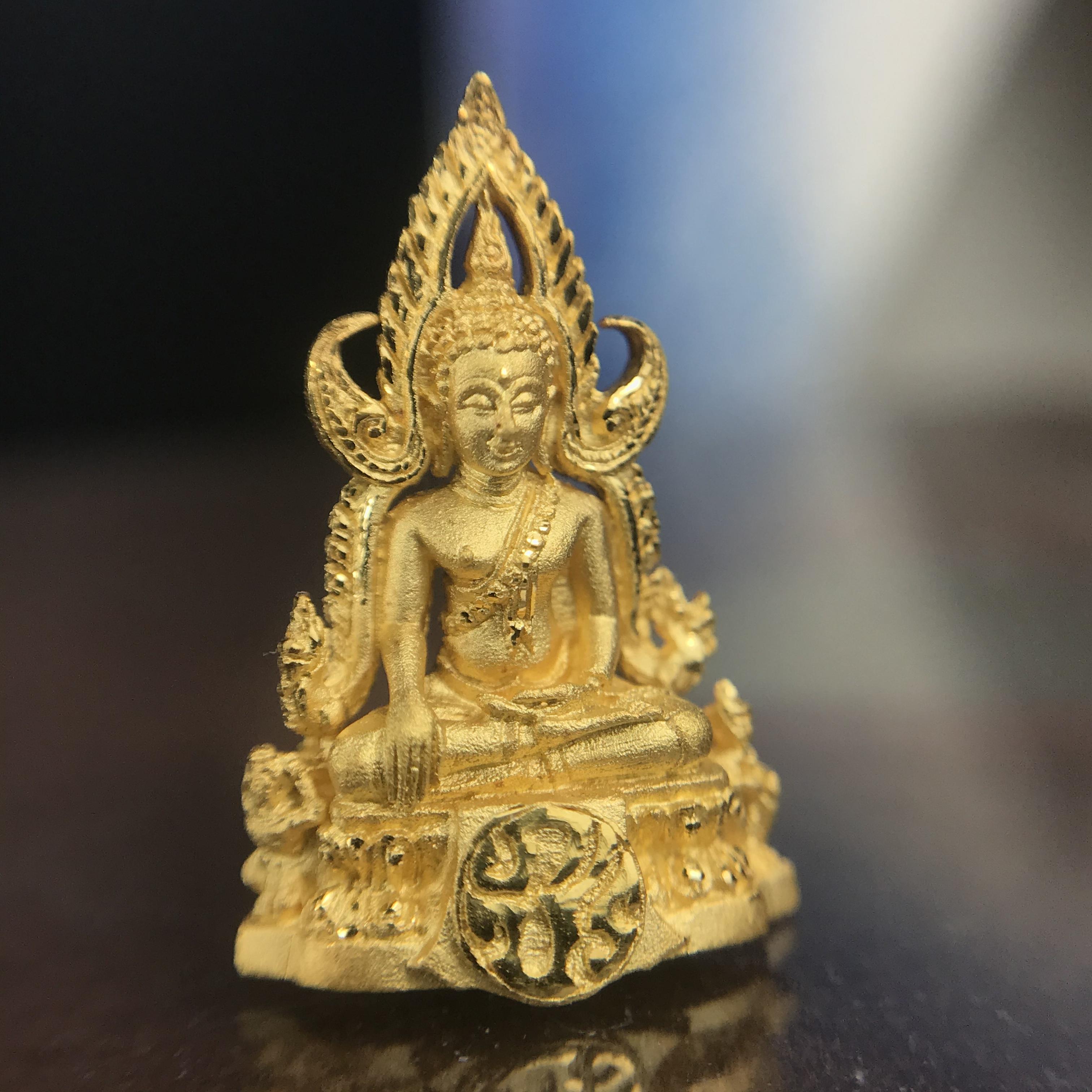 พระพุทธชินราช ภปร. โครงการ เพราะแผ่นดินนี้คือแผ่นดินเกิด ปี2551 เนื้อทองคำ 96.5%(น้ำหนัก 2.6 กรัม) ขนาดหน้าตัก1/4นิ้ว (สวยงามทรงคุณค่าหายาก)1 ใน 5000องค์