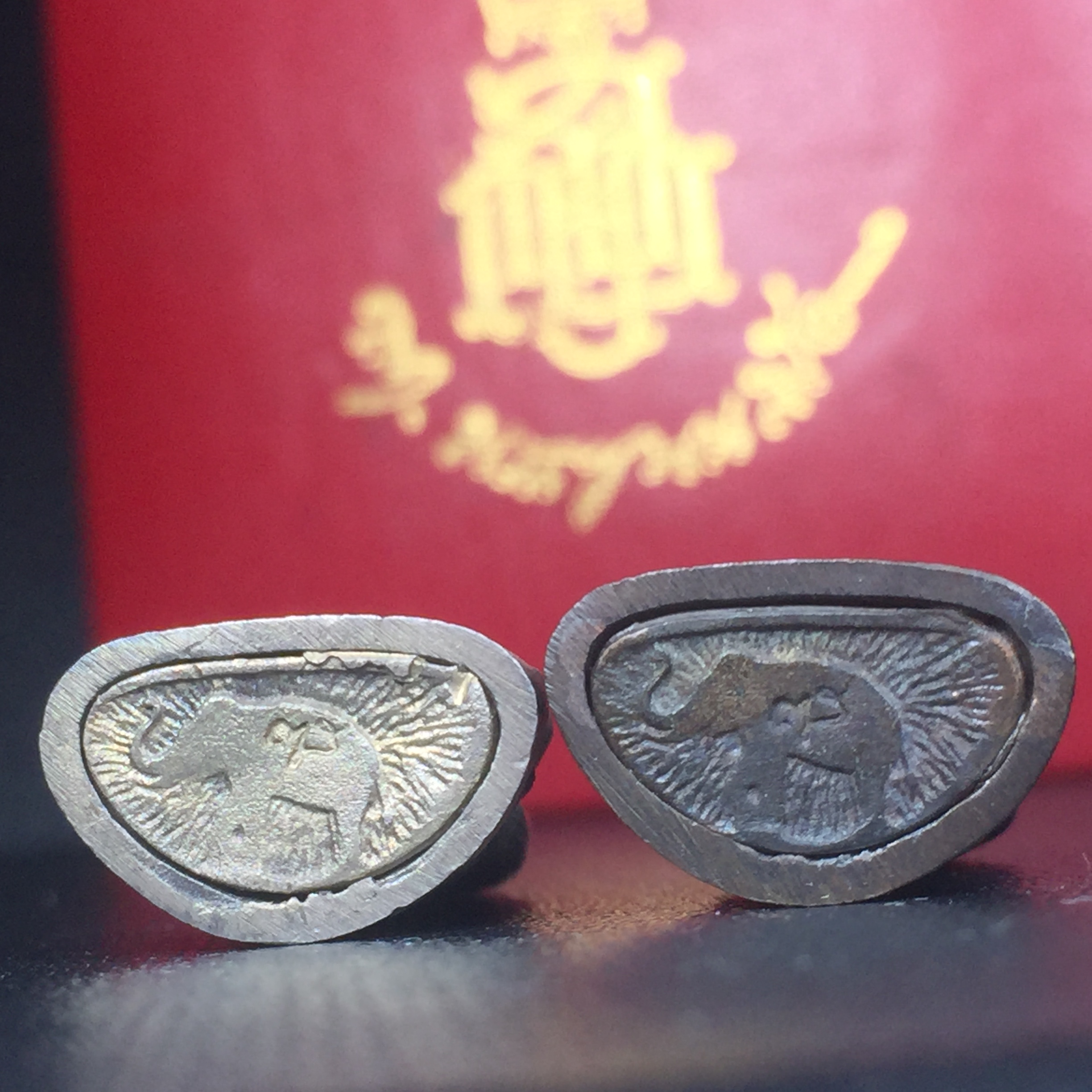 พระกริ่งไพรีพินาศ ญสส. เนื้่อเงินและเนื้อนวะโหละ สร้างปี 2533 ใต้ฐานโค๊ตช้าง สมเด็จพระญาณสังวร สมเด็จพระสังฆราช วัดบวรนิเวศวิหาร ทรงเป็นองค์ประธานประกอบพิธีพุทธาภิเษก ครบชุดพร้อมกล่องบรรจุเดิมหายาก