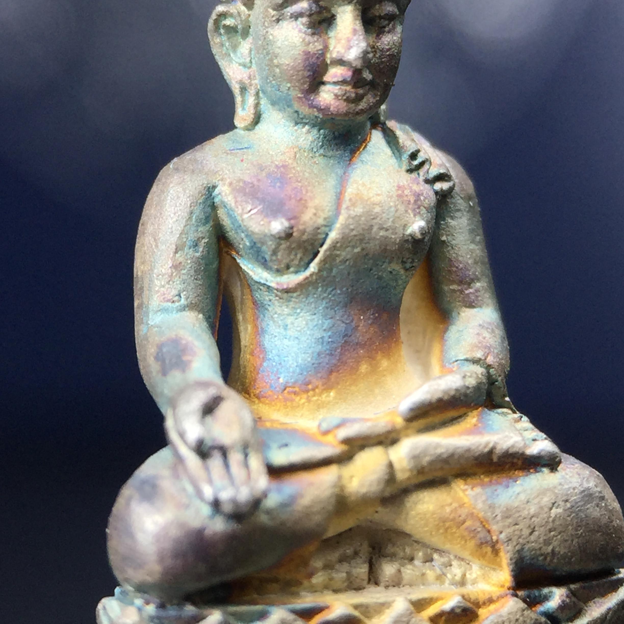 พระกริ่งไพรีพินาศ วัดบวรนิเวศวิหาร ปี2538 การไฟฟ้าส่วนภูมิภาคจัดสร้าง เนื้อเงิน(สภาพผิวเดิม ขึ้นสีรุ้งธรรมชาติ สวยแบบนิยม)พร้อมกล่องบรรจุเดิม หมายเลข 6432