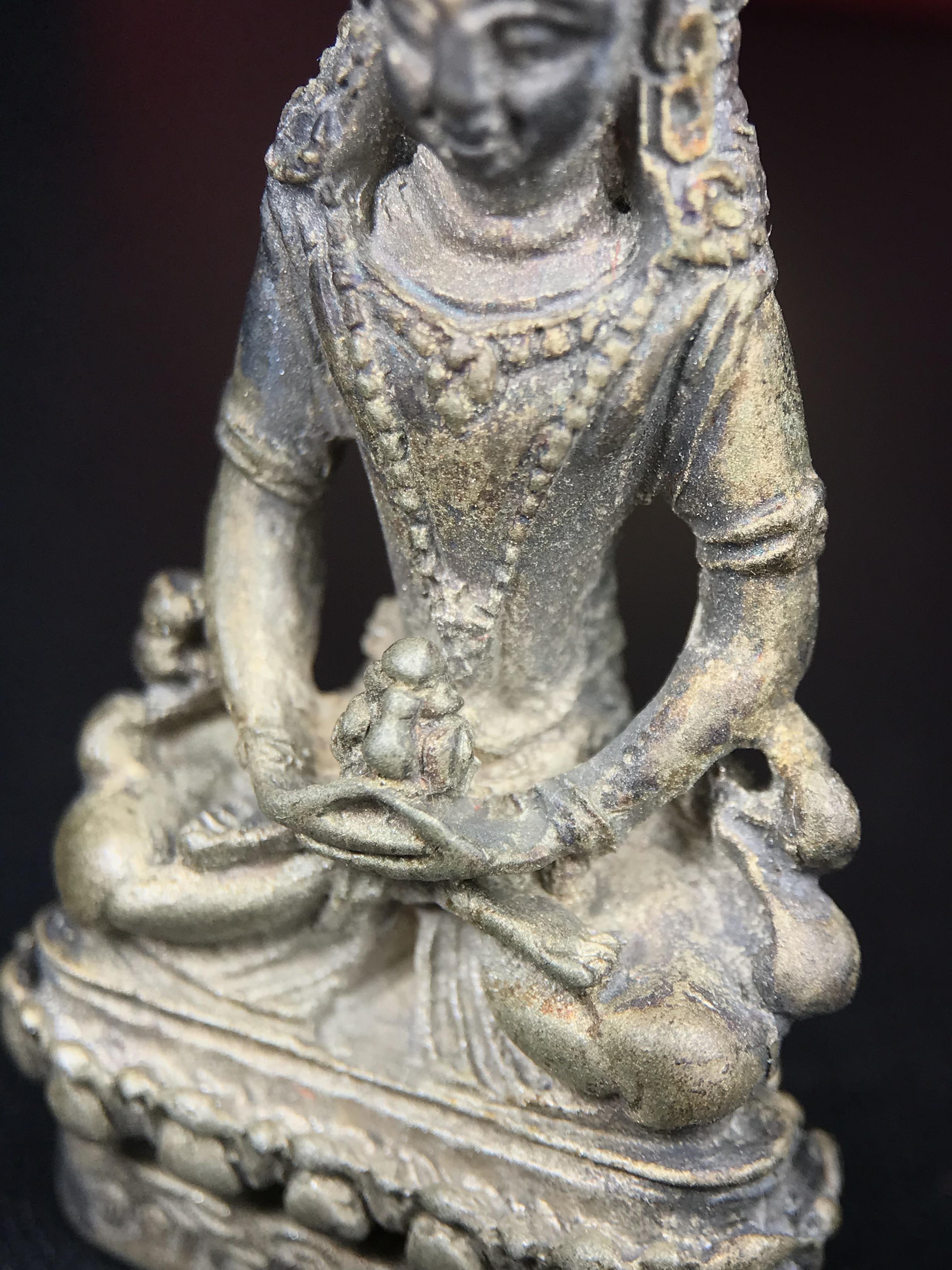 พระอวโลกิเตศวร (เจ้าแม่กวนอิม) วัดบวรนิเวศวิหาร ปี 2538 เนื้อเงินพ่นทราย อุดผงจิตรลดา เกศาสมเด็จพระสังฆราช วัดบวรนิเวศวิหาร(พบเจอน้อยหายาก)