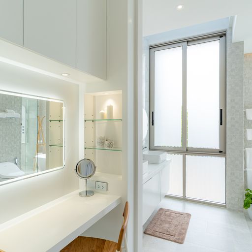 For Sales : Cherngtalay, 3-Storey Private Pool Villa @soi Pasak 8, 3 Bedrooms, 3 Ensuite bathrooms