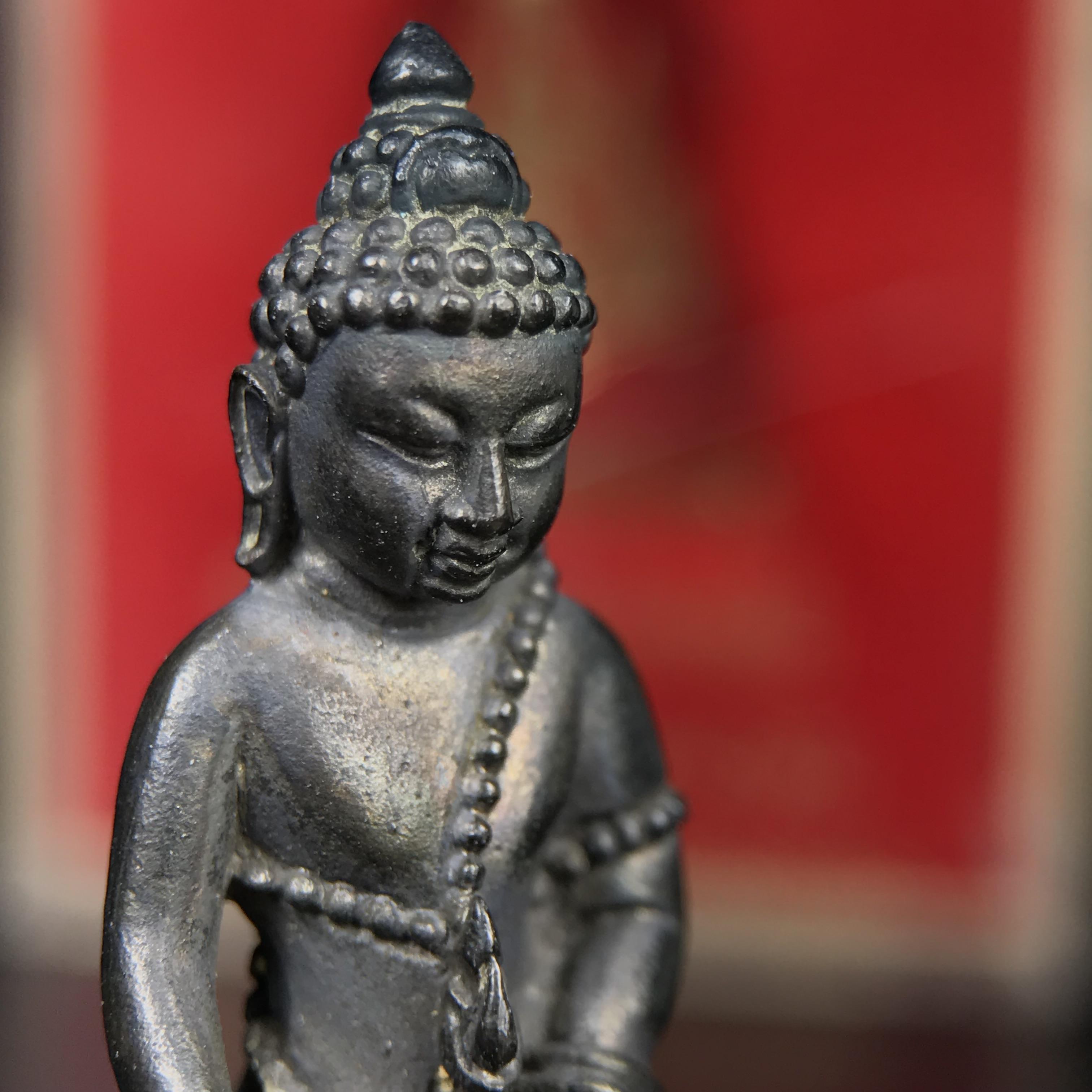 พระกริ่งปรมาภรณ์พุทธปัญญา(พระกริ่งศรีนคร 2) จัดสร้างเนื่องในมหามงคลสมัยเฉลิมพระชมน์พรรษา 5 รอบ องค์พระบาทสมเด็จพระเจ้าอยู่หัวรัชกาลที่9 ปี 2530 เนื้อนวโลหะ (ออกแบบโดยนายช่างเกษม มงคลเจริญ มีพระอาจารย์ไสว วัดราชนัดดา กรุงเทพ เป็นเจ้าพิธีครั้งสุดท้าย)