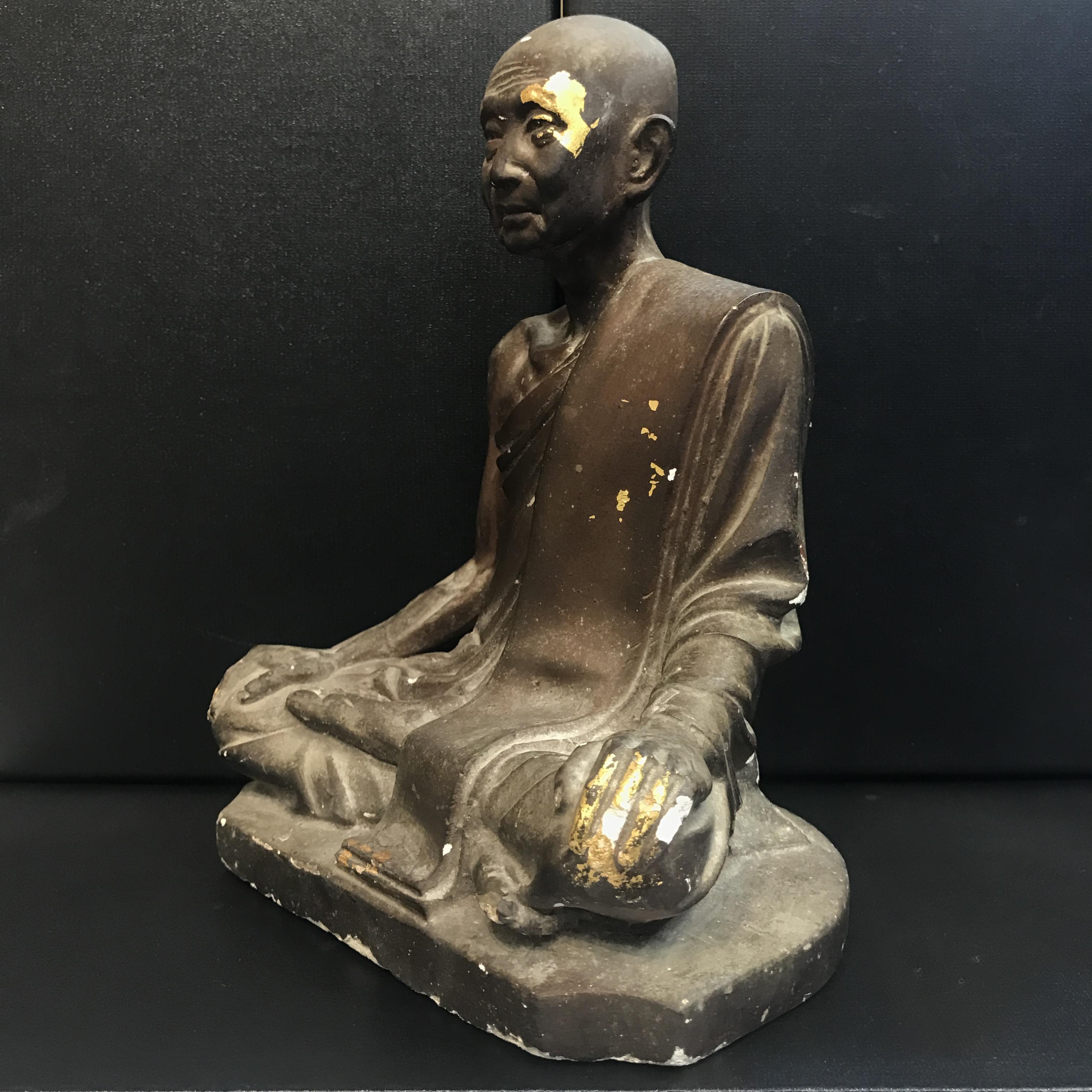 พระรูปเหมือนสมเด็จพระสังฆราชเจ้า กรมหลวงวชิรญาณวงศ์ (ชื่น) วัดบวรนิเวศฯ. ปี 2502 หล่อเนื้อปูนพลาสเตอร์ ขนาดหน้าตัก 5 นิ้ว (หายากยิ่ง)