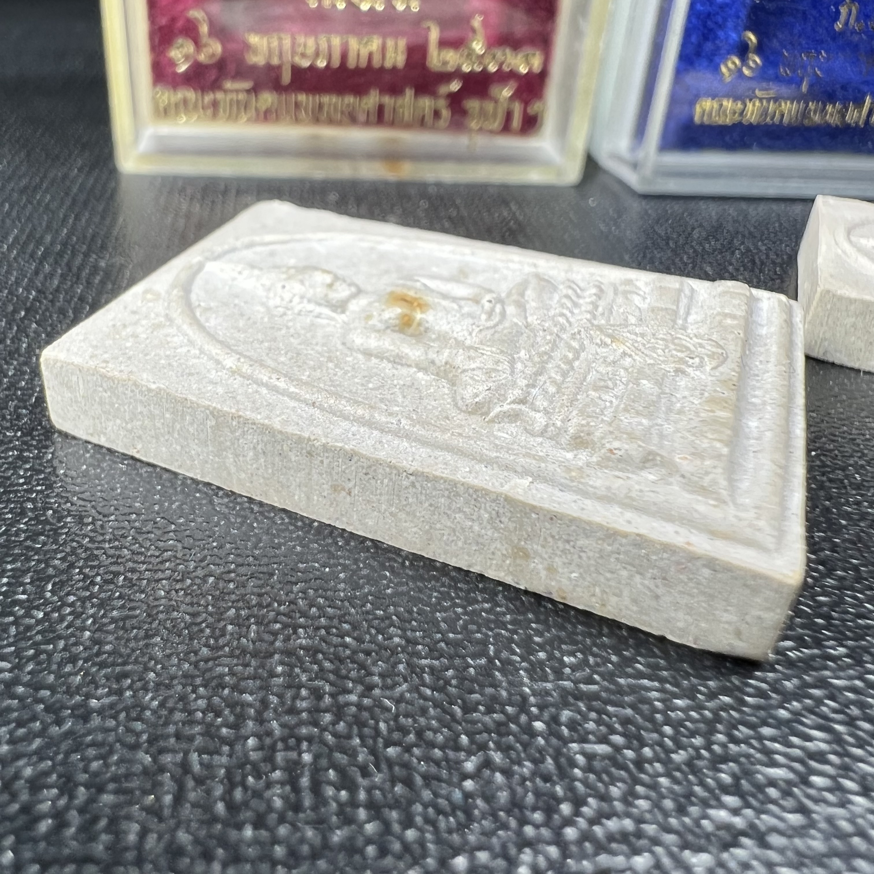 พระพุทธชินสีห์ ภปร. ทันโต เสฏโฐ ปี2533 (พิมพ์ใหญ่+พิมพ์เล็ก) บรรจุพระทนต์ในหลวง รุ่นเดียวในประวัติศาสตร์ ****รุ่นนี้ขอแนะนำ****