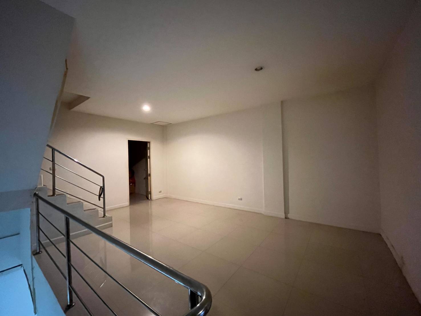 For Sales : Phuket Town, 3-story commercial building, 4 Bedrooms 4 Bathrooms